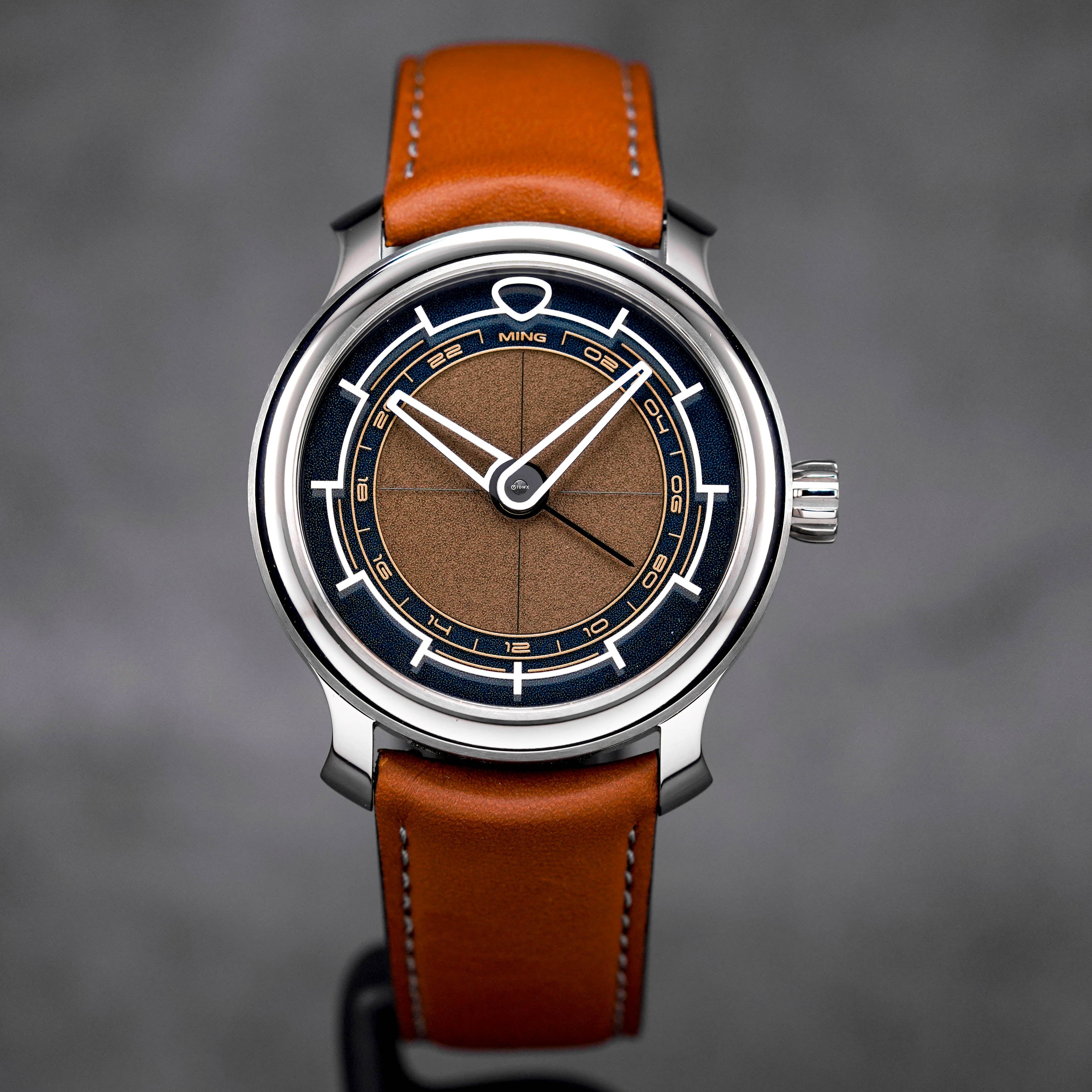 22.01 GMT 38MM GILT BROWN (2023)