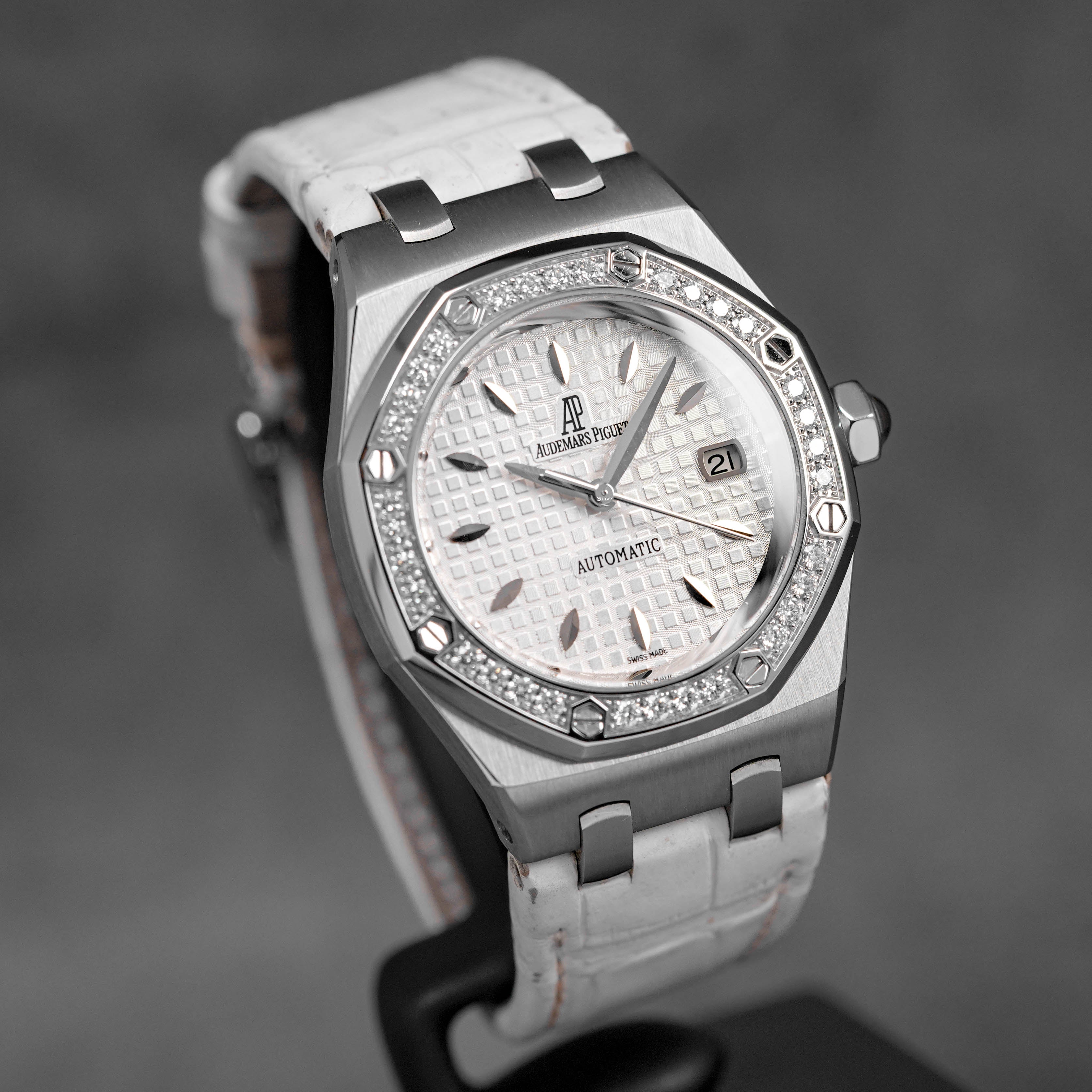 ROYAL OAK LADY 33MM 77321ST WHITE DIAL DIAMOND BEZEL (2010)