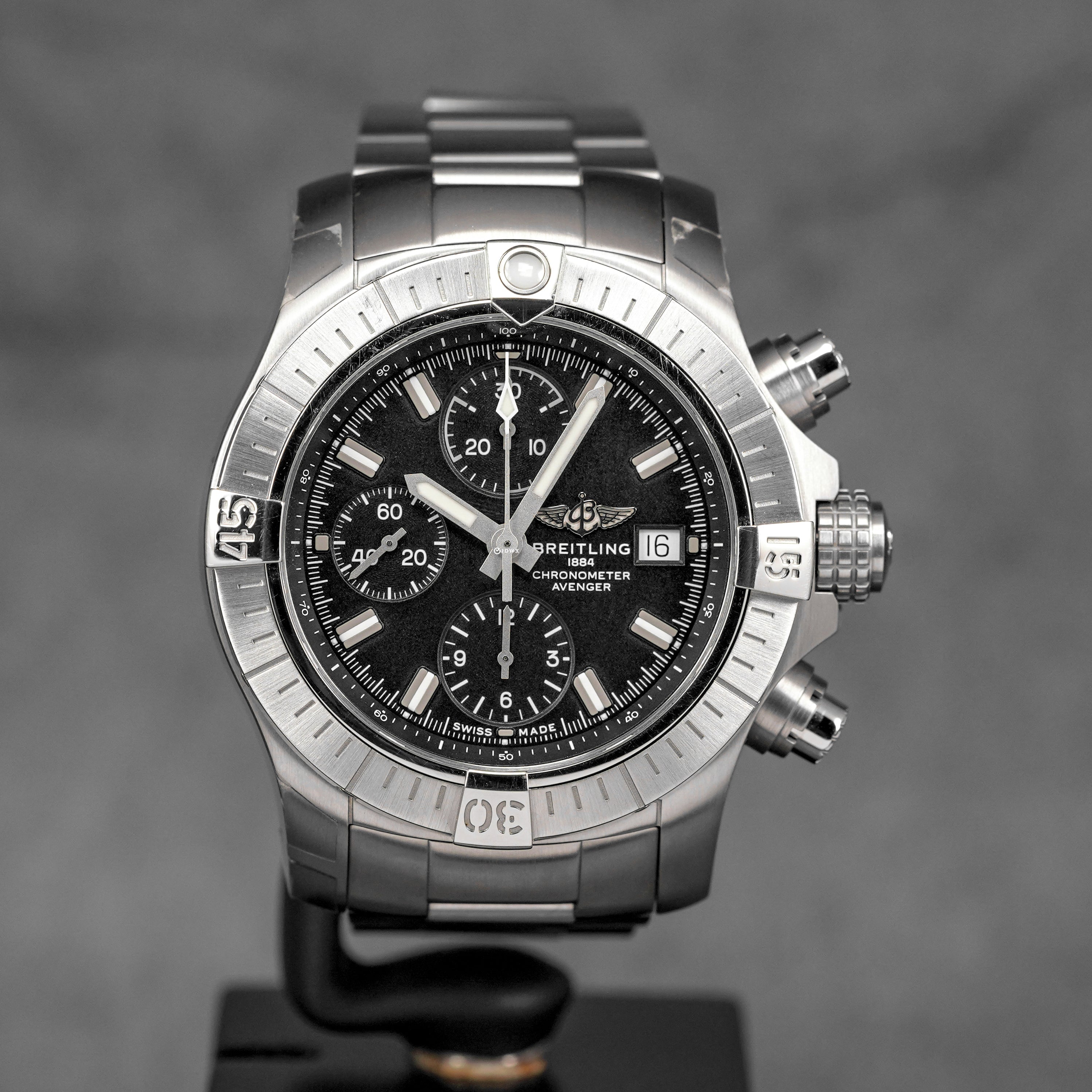AVENGER CHRONOGRAPH 43MM STEEL BLACK DIAL (2022)