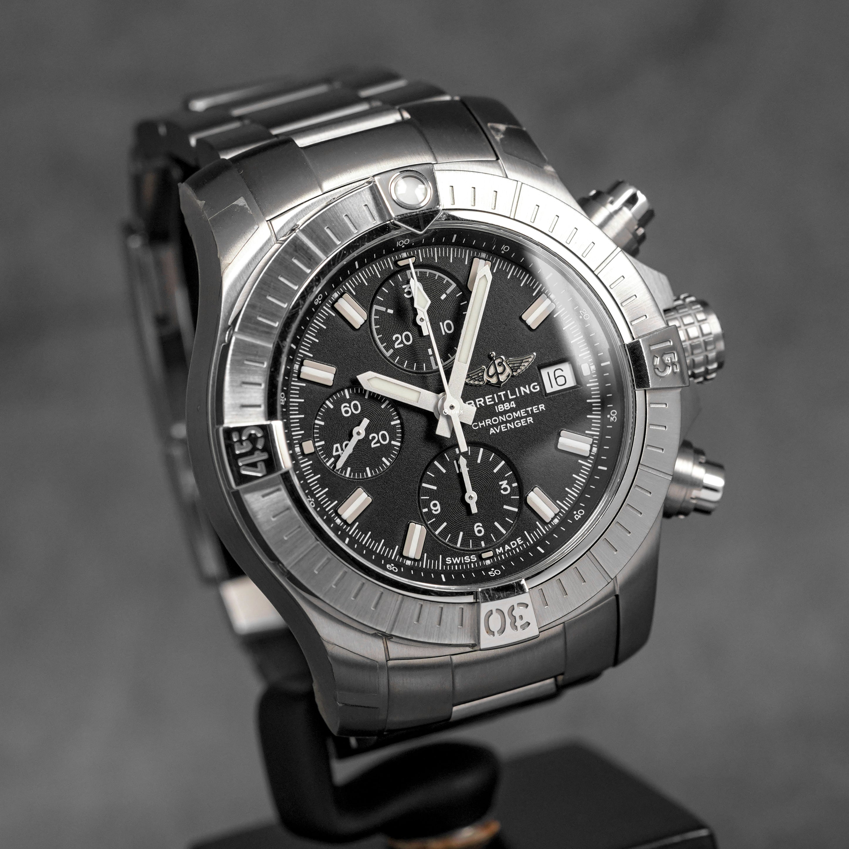 AVENGER CHRONOGRAPH 43MM STEEL BLACK DIAL (2022)