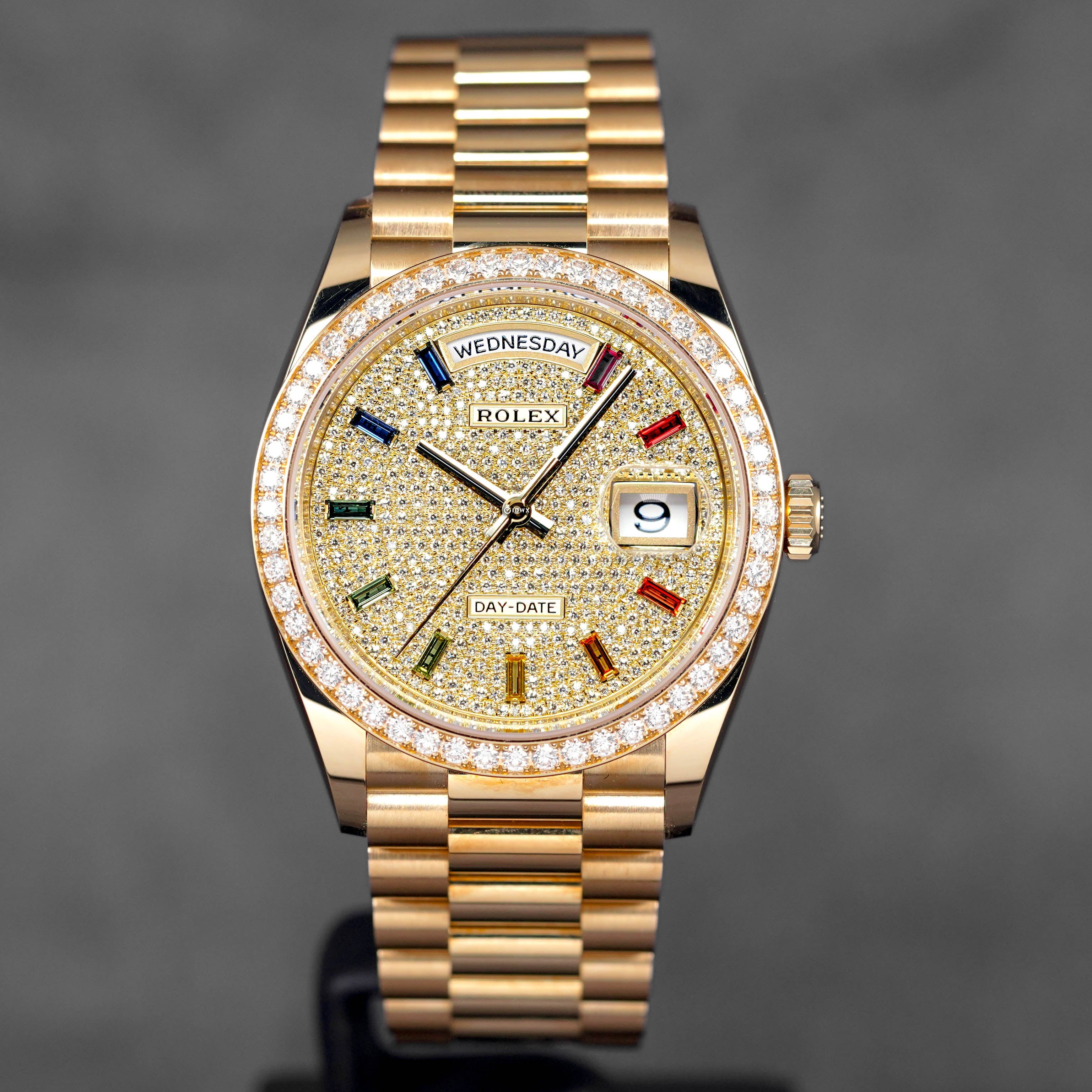 DAYDATE 36MM YELLOWGOLD DIAMOND-PAVED RAINBOW BAGUETTE DIAL DIAMOND BEZEL (2023)
