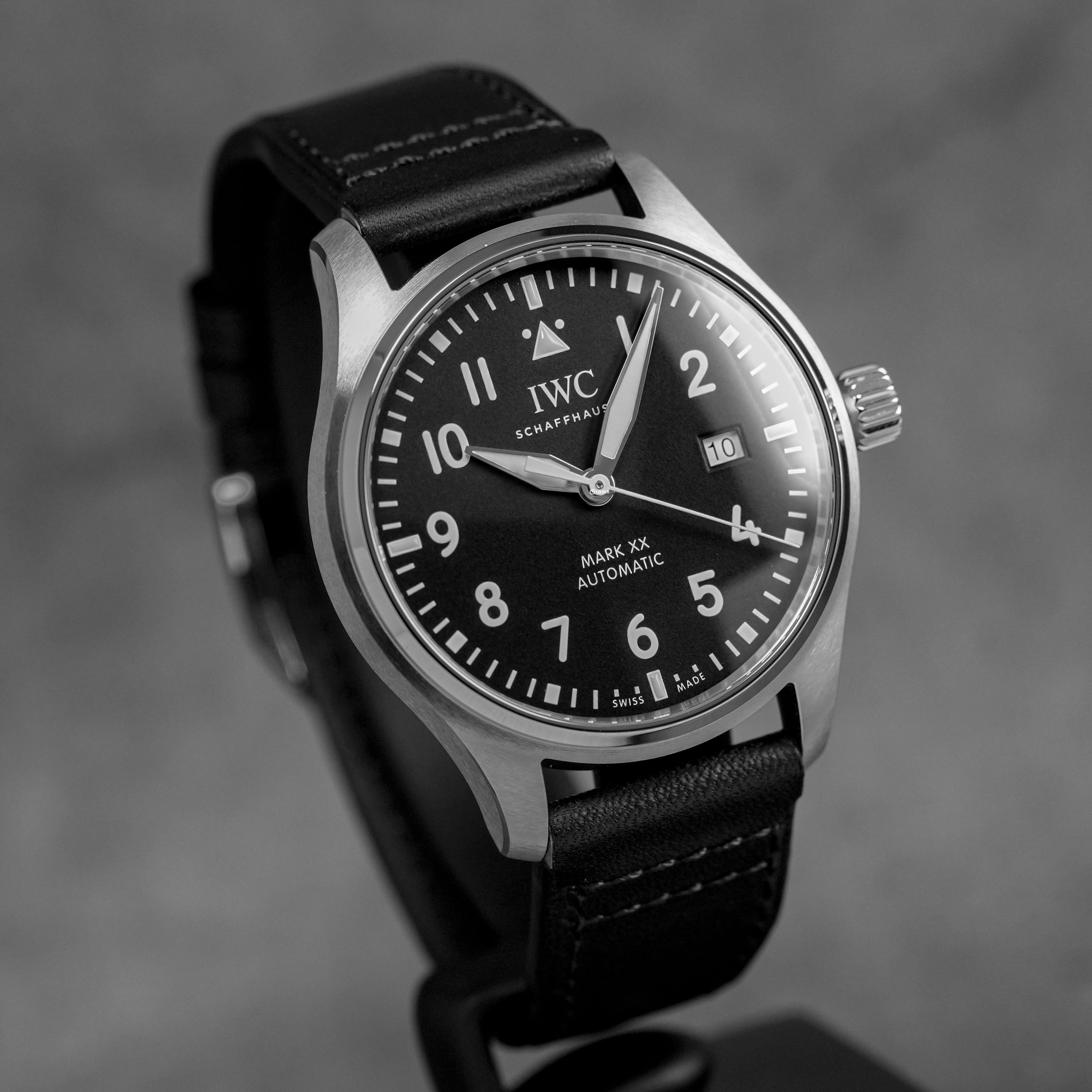 PILOT'S MARK XX 40MM STEEL BLACK DIAL LEATHER STRAP (2025)