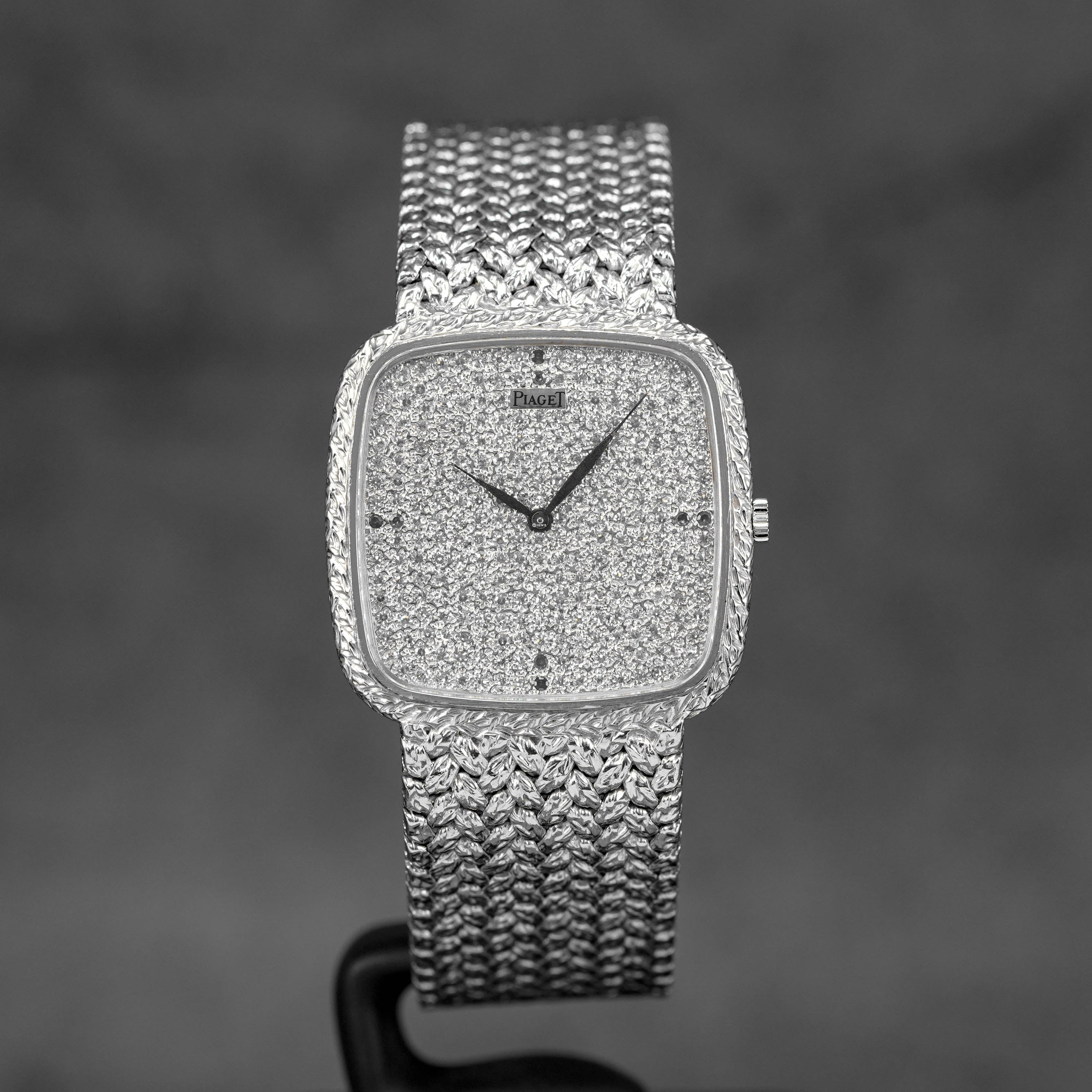 VINTAGE WHITEGOLD FULL PAVE DIAMOND & SAPPHIRE DIAL (WATCH ONLY)
