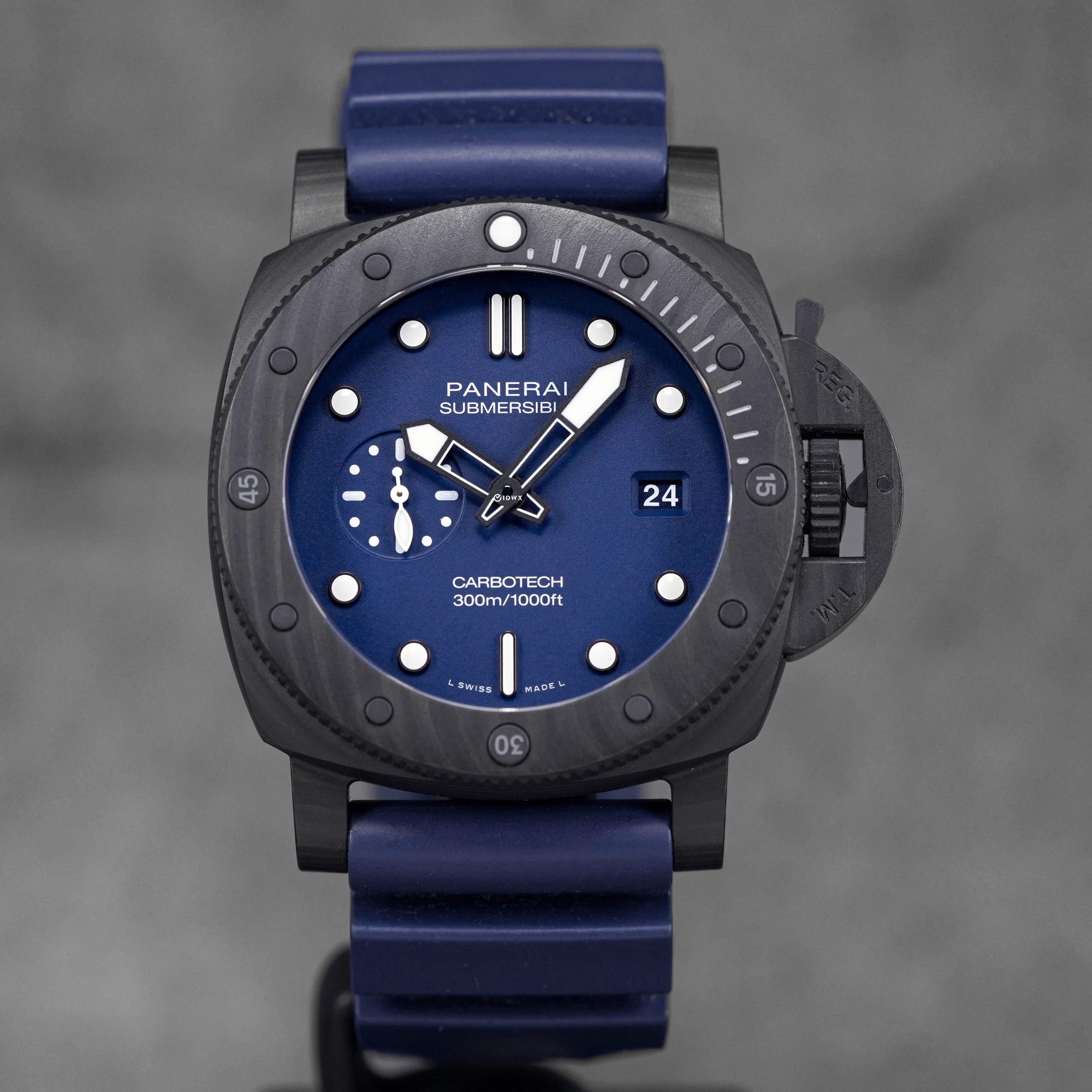SUBMERSIBLE QUARANTAQUATTRO CARBOTECH 44MM BLUE DIAL PAM 1232 (2022)