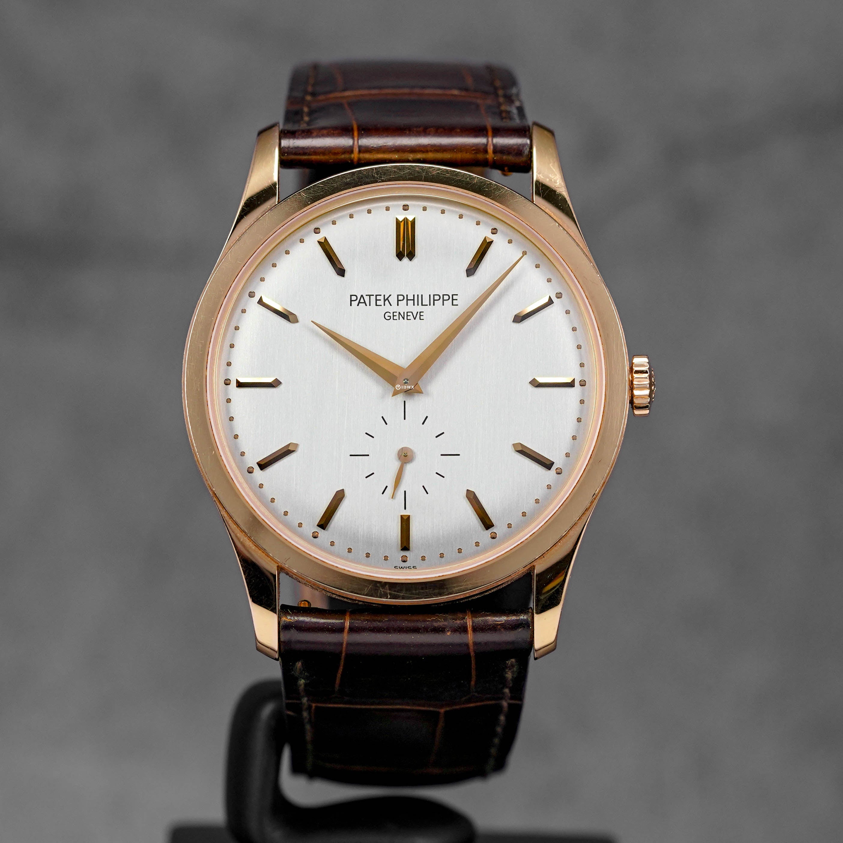 PATEK PHILIPPE CALATRAVA 5196R ROSEGOLD SILVER DIAL (2009) – ONELUXE