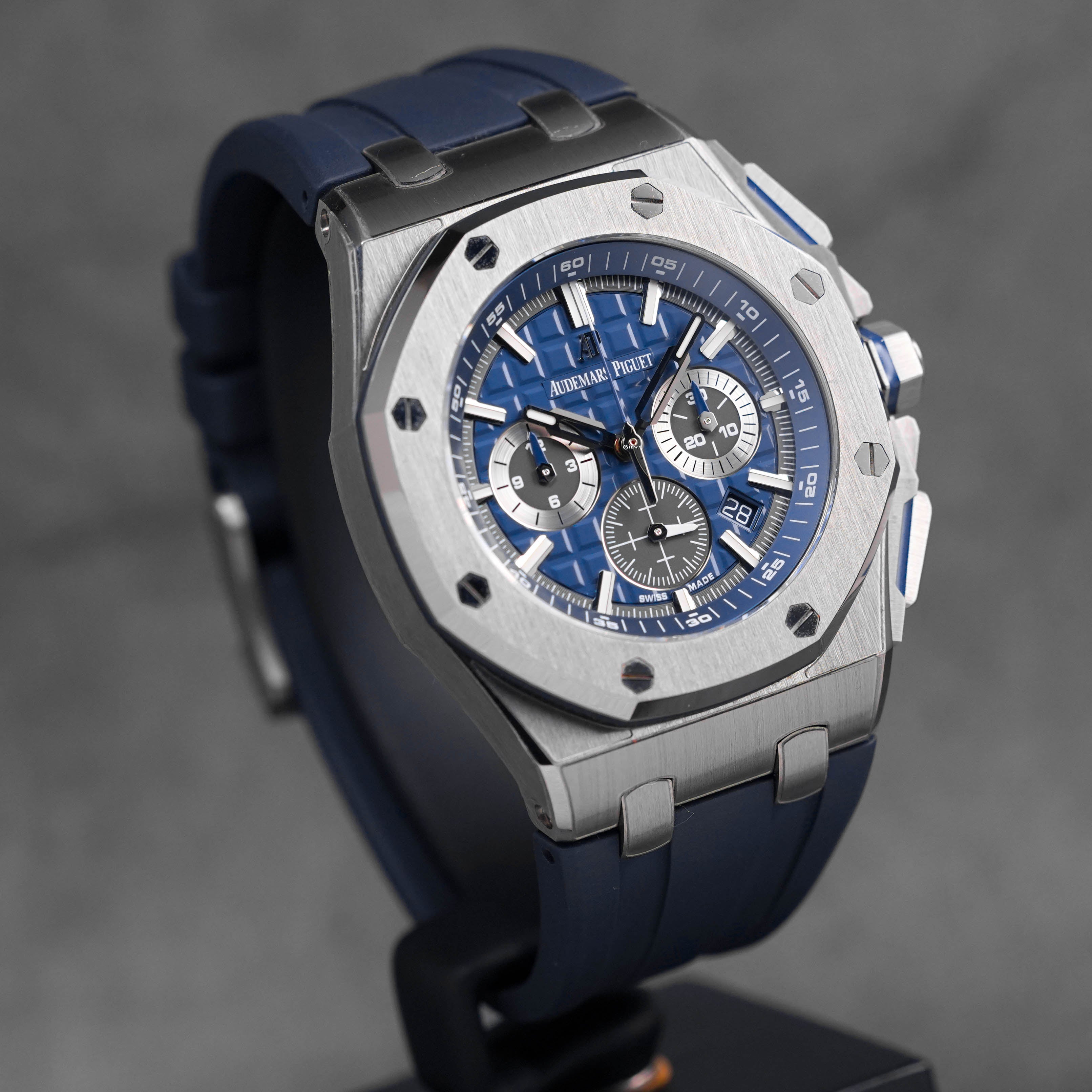 ROYAL OAK OFFSHORE CHRONOGRAPH 42MM TITANIUM BLUE DIAL (2022)