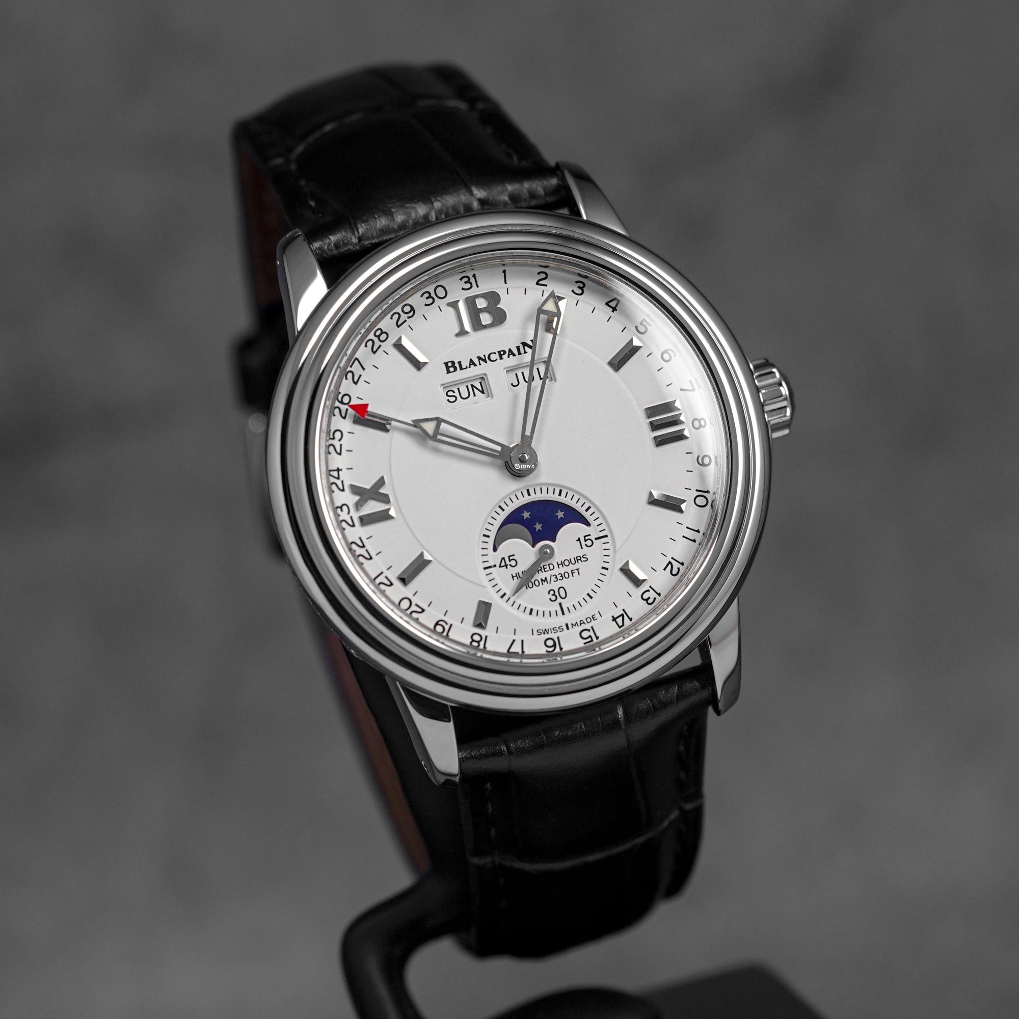 LEMAN COMPLETE CALENDAR MOONPHASE SILVER DIAL (WATCH ONLY)
