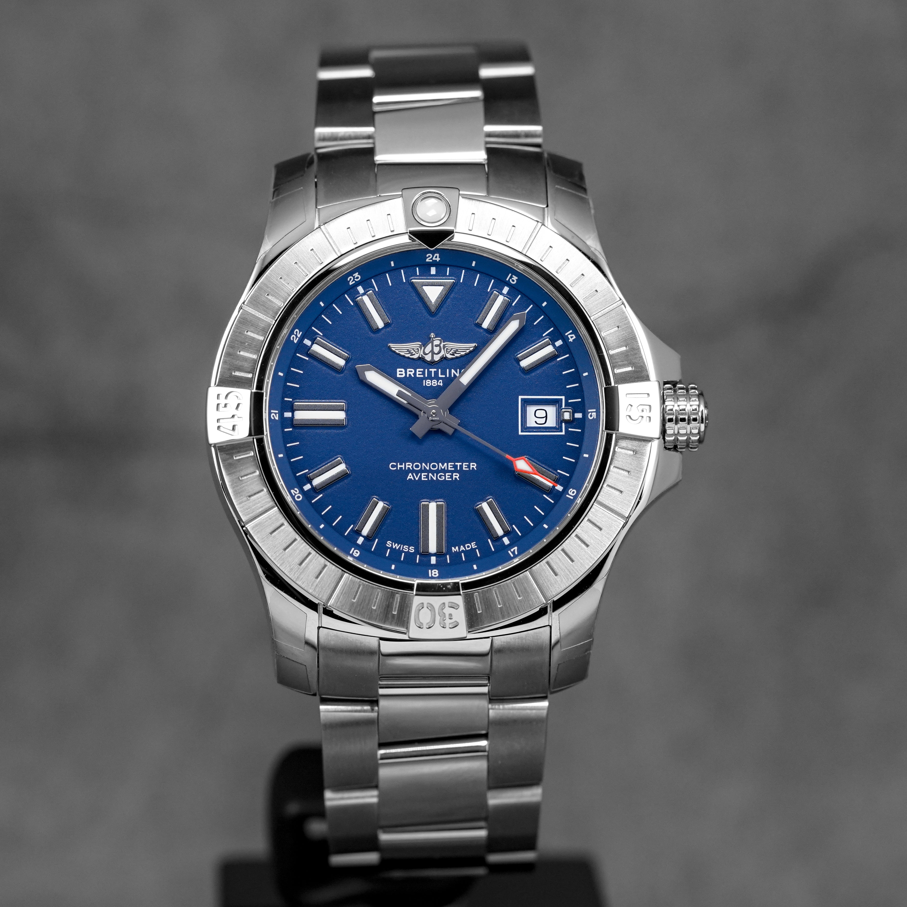 AVENGER 43MM BLUE DIAL (2022)