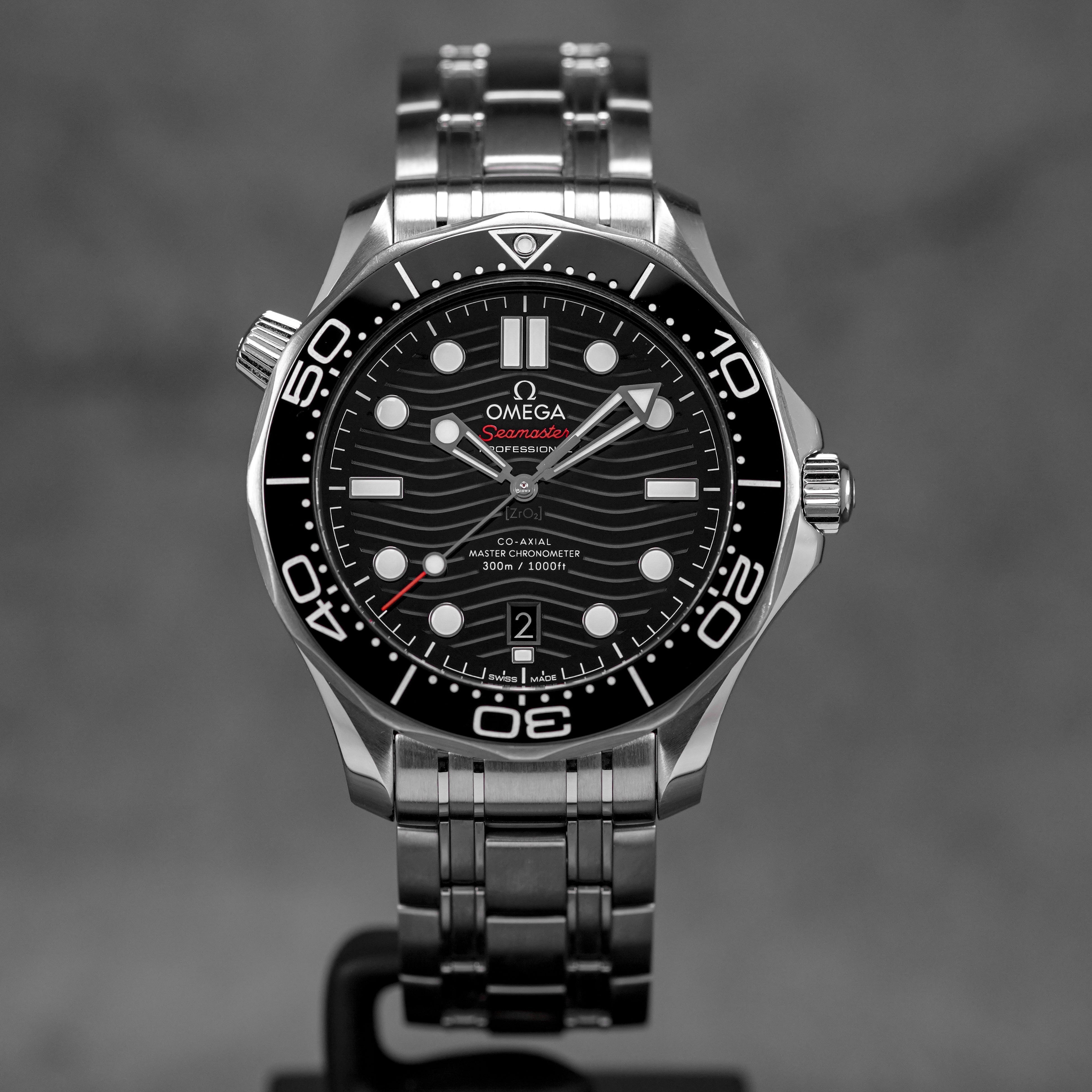 SEAMASTER DIVER 300 BLACK DIAL (2020)
