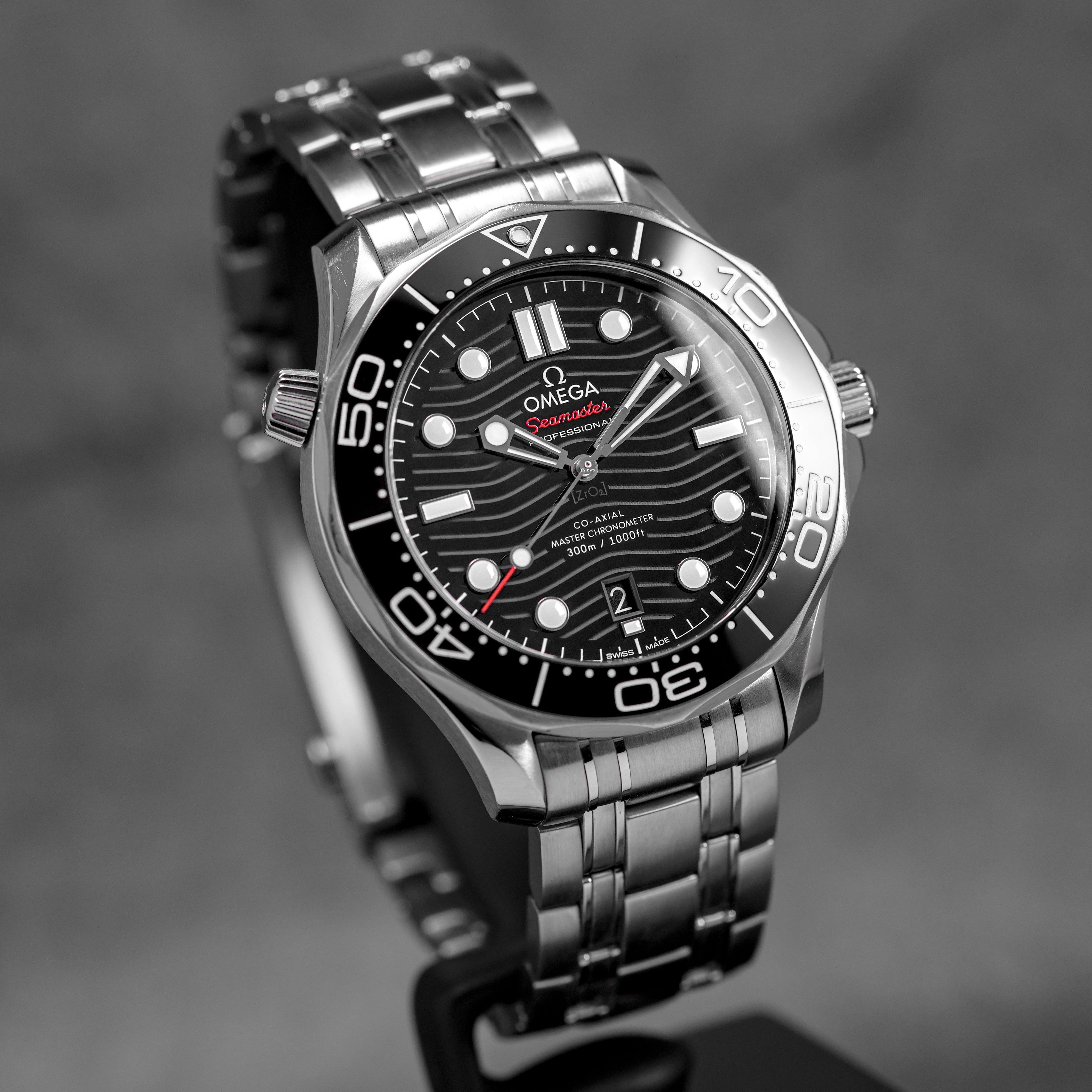 SEAMASTER DIVER 300 BLACK DIAL (2020)