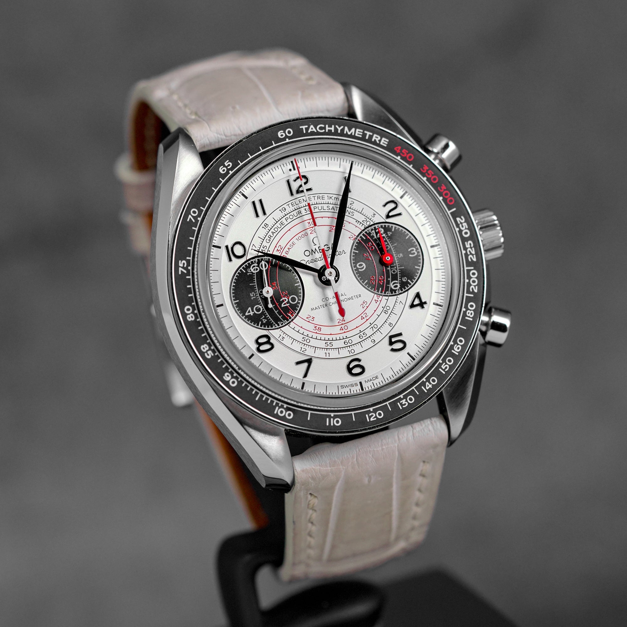 SPEEDMASTER CHRONOSCOPE SILVER DIAL LEATHER STRAP (2022)