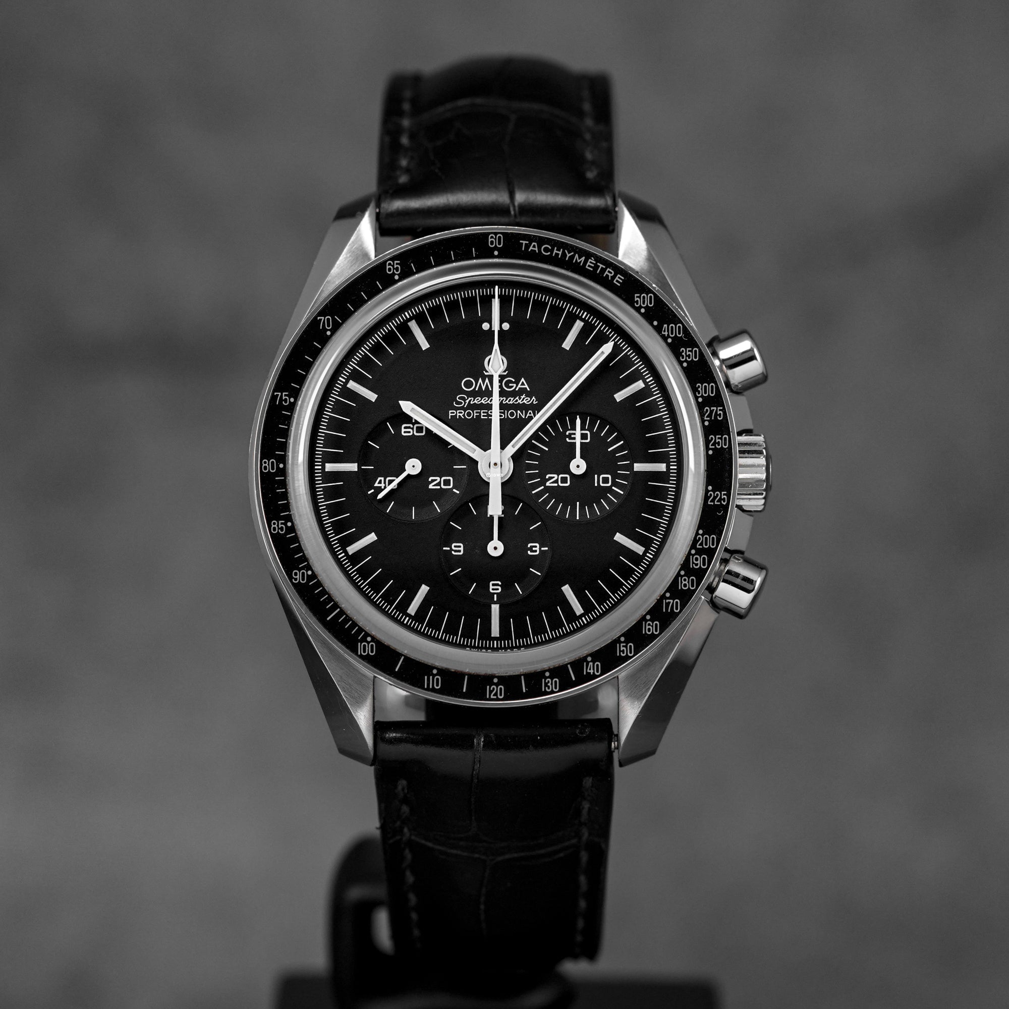 SPEEDMASTER MOONWATCH SAPPHIRE LEATHER STRAP (2020)