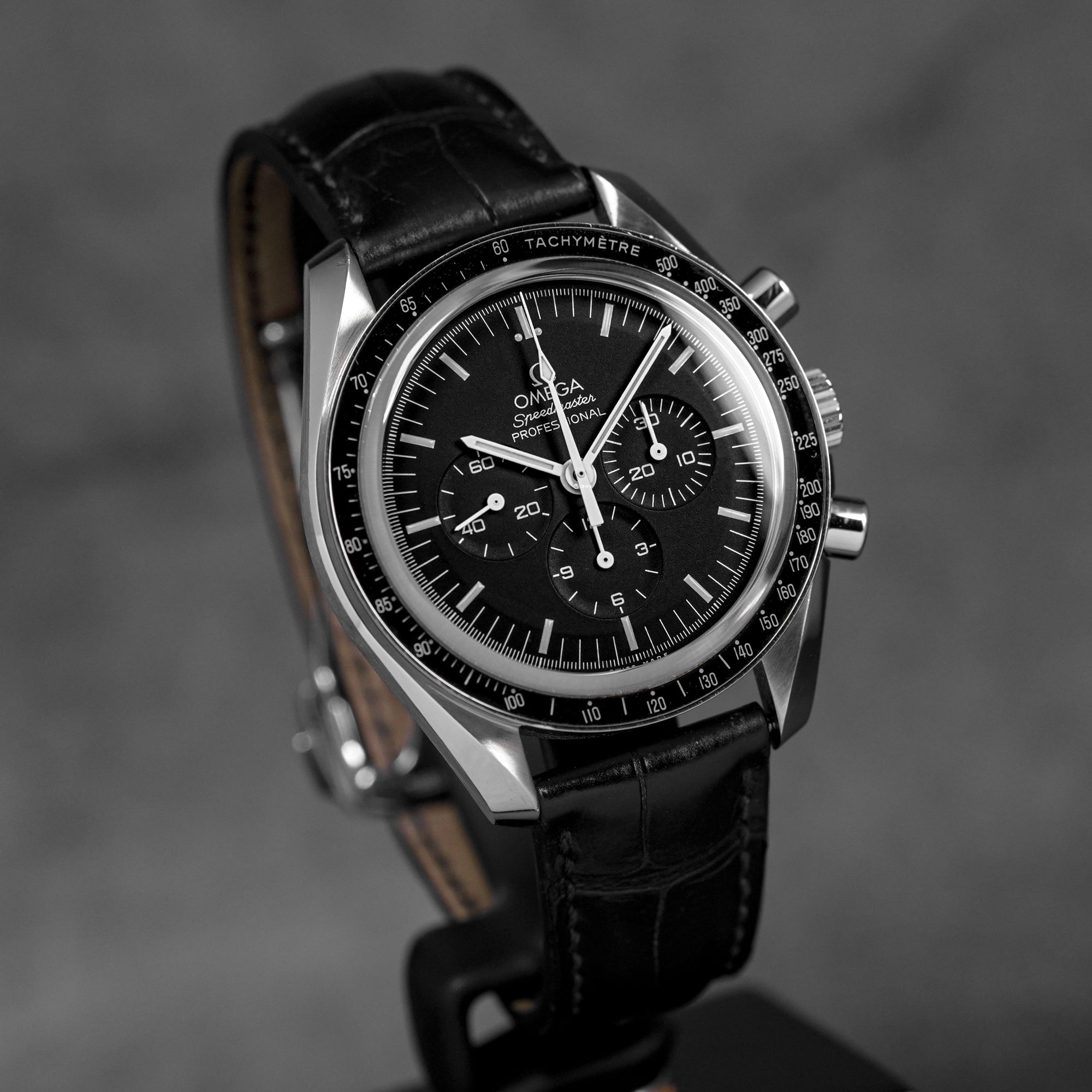 SPEEDMASTER MOONWATCH SAPPHIRE LEATHER STRAP (2020)