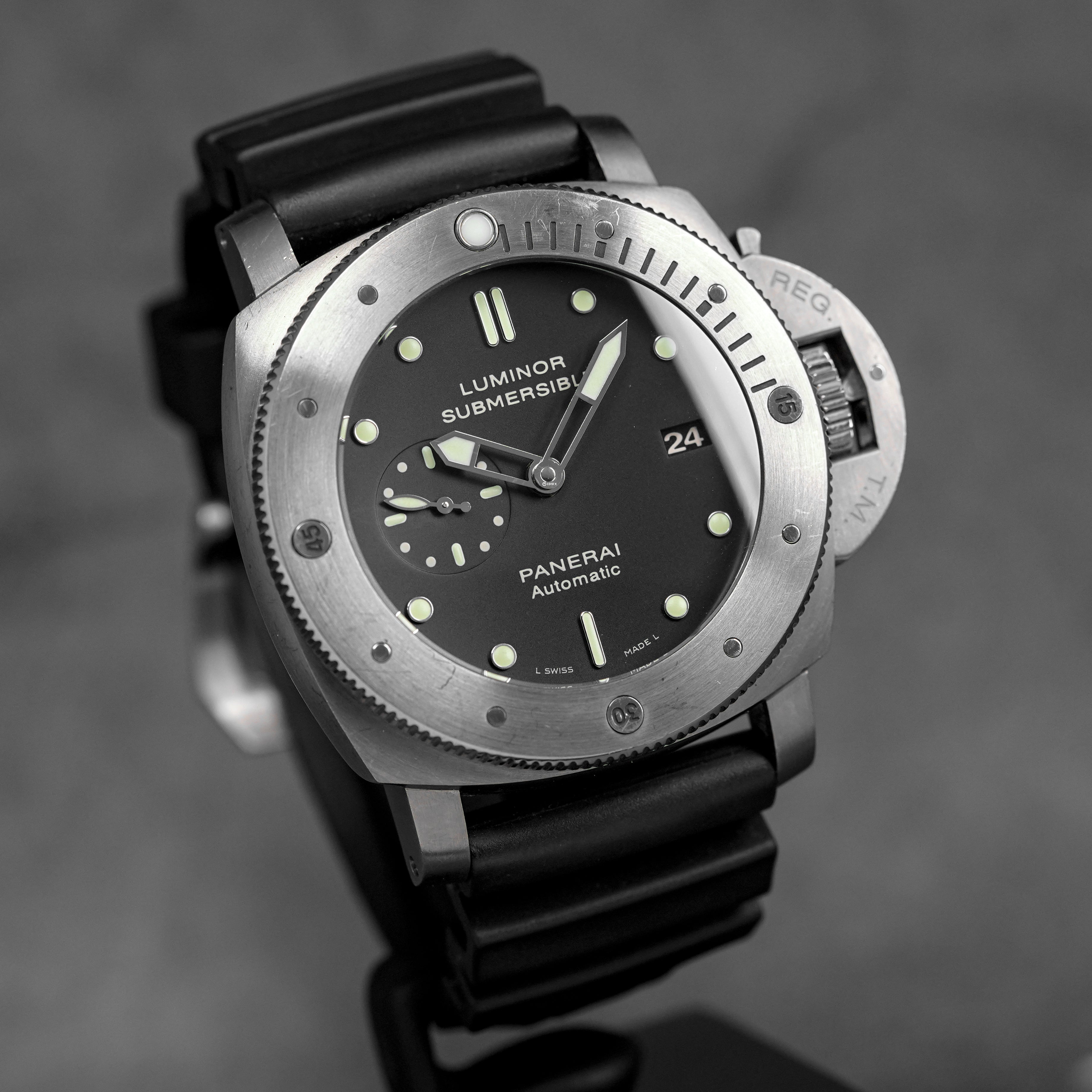 LUMINOR SUBMERSIBLE 1950 3 DAYS 47MM TITANIUM BLACK DIAL PAM 305 (2010)