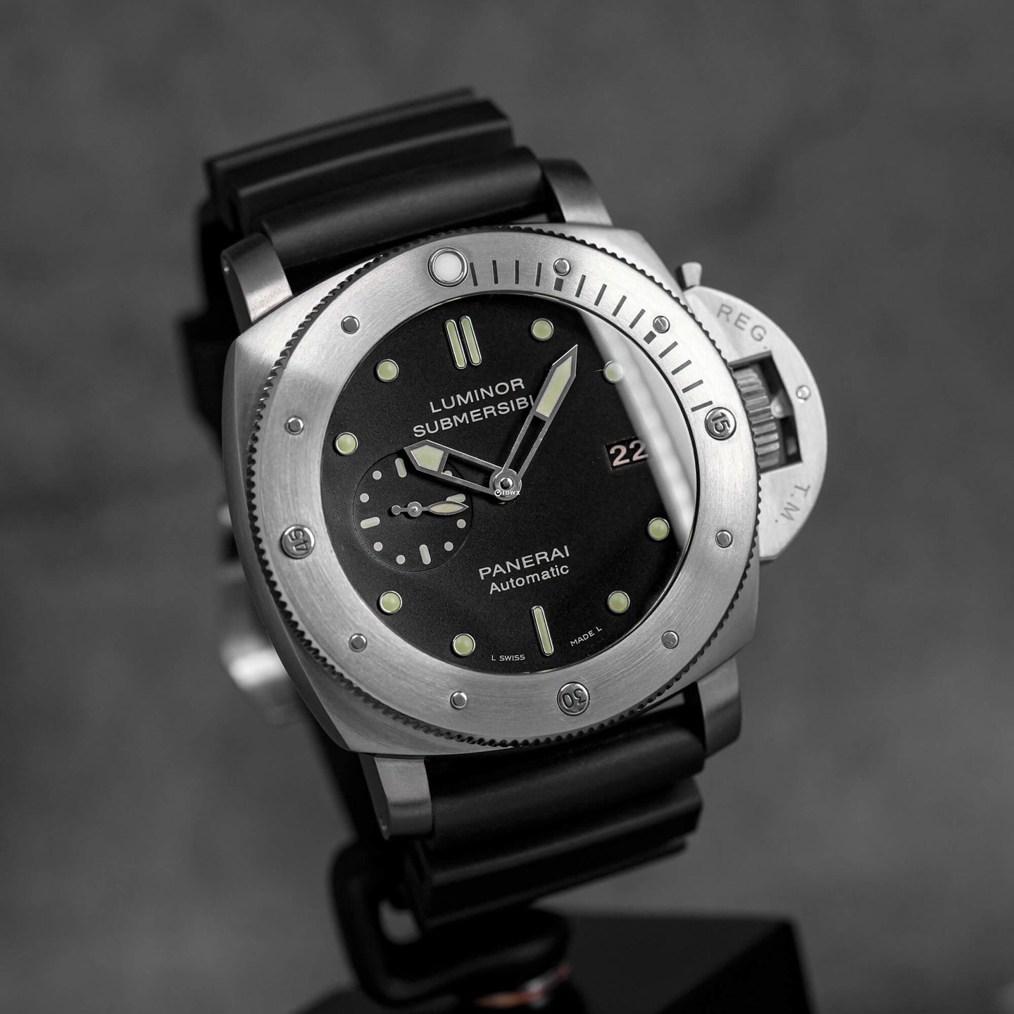 LUMINOR SUBMERSIBLE 1950 3 DAYS 47MM TITANIUM BLACK DIAL PAM 305 (2010)