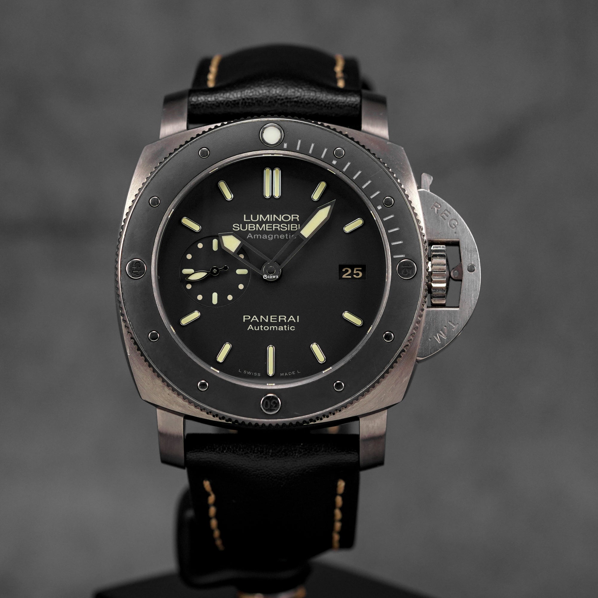 LUMINOR SUBMERSIBLE 1950 3 DAYS AMAGNETIC 47MM TITANIUM PAM 389 (UNDATED)