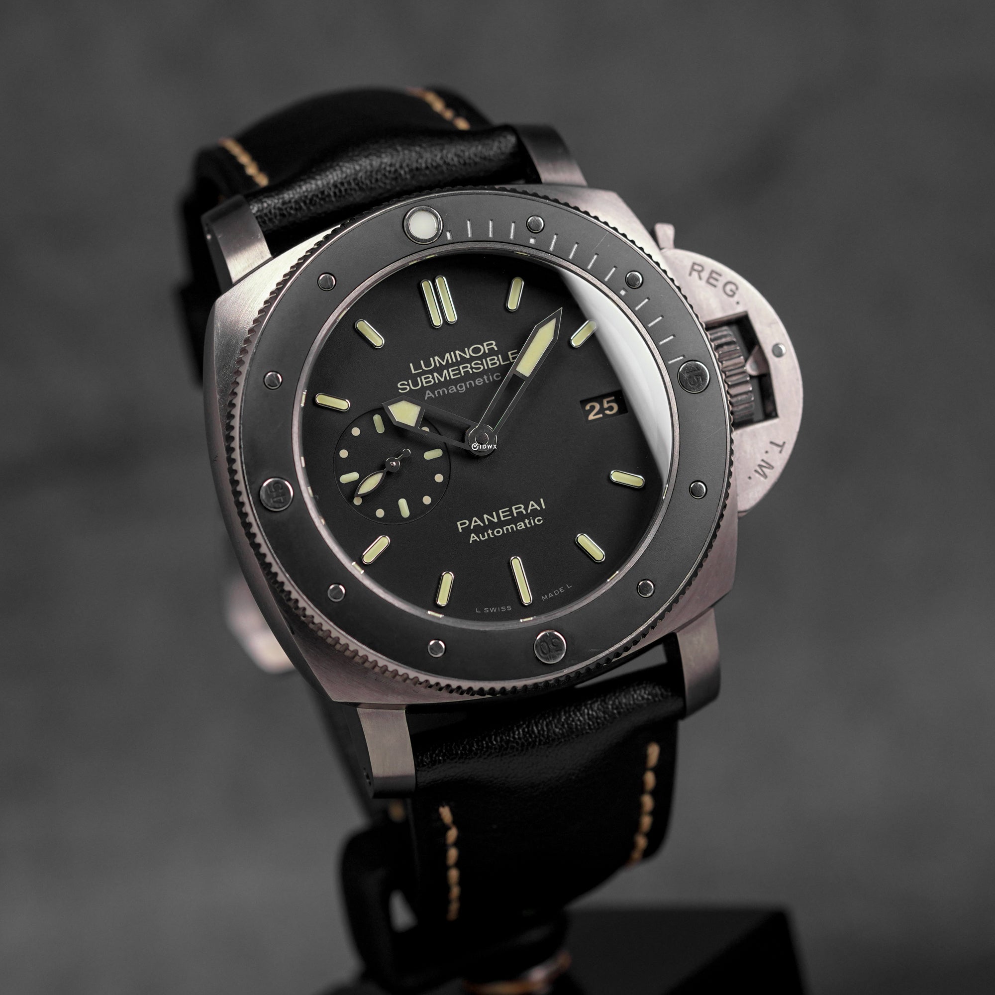 LUMINOR SUBMERSIBLE 1950 3 DAYS AMAGNETIC 47MM TITANIUM PAM 389 (UNDATED)