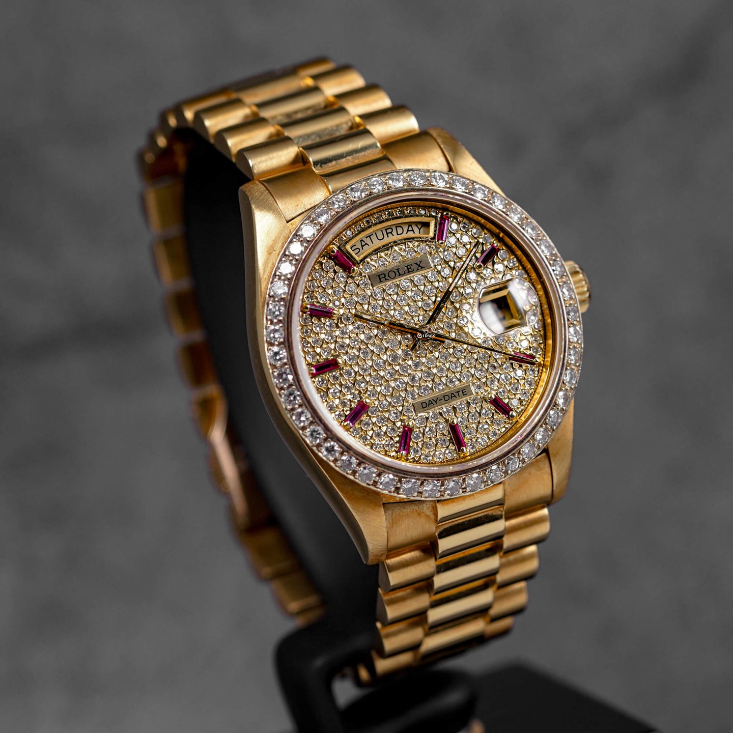 DAYDATE 36MM 18038 YELLOWGOLD CUSTOM DIAMOND & RUBY DIAL DIAMOND BEZEL (WATCH & BOX)
