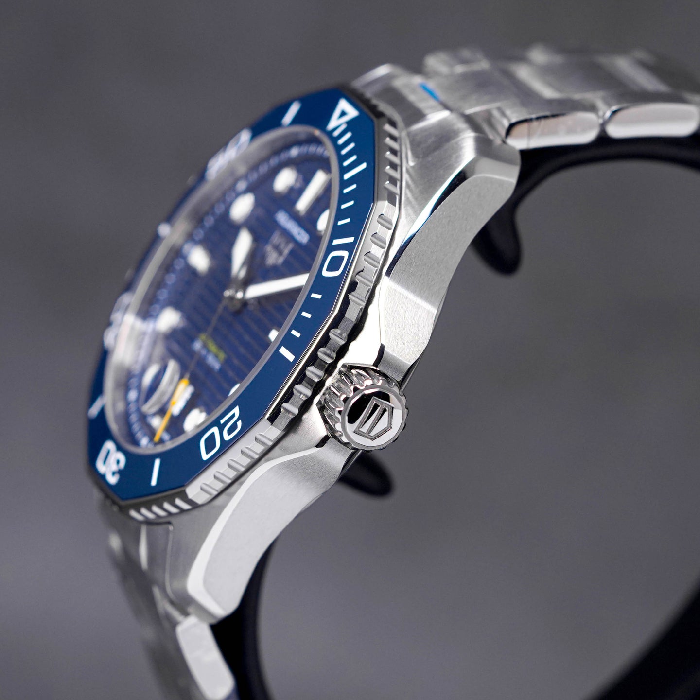 TAG HEUER AQUARACER BLUE DIAL