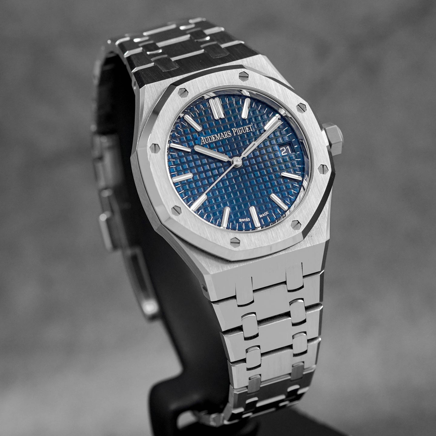 ROYAL OAK 37MM 15550 BLUE DIAL (2024)