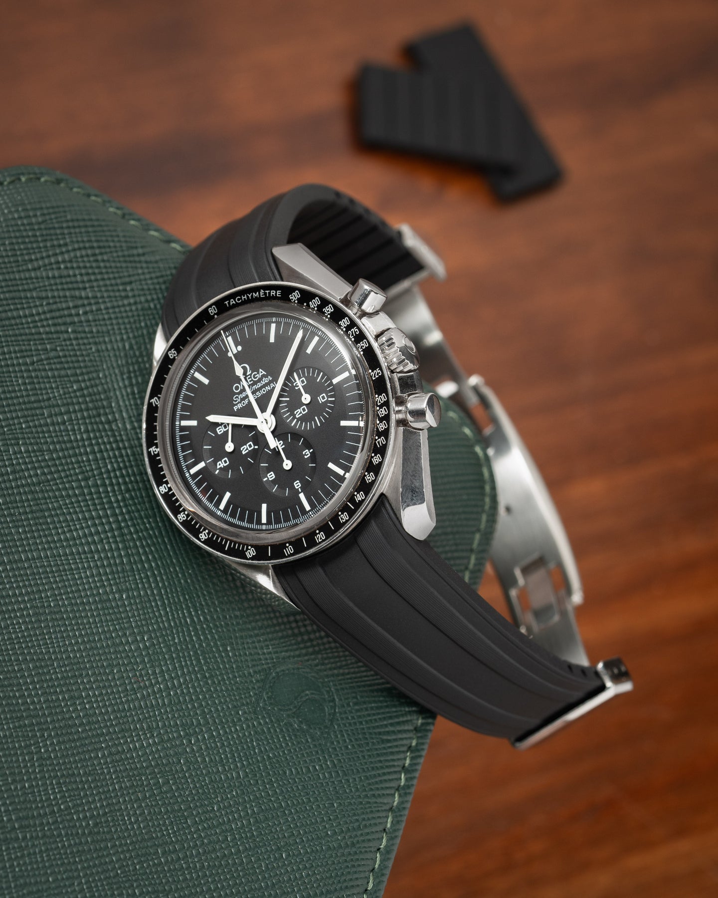 Curved Strap Speedmaster Black