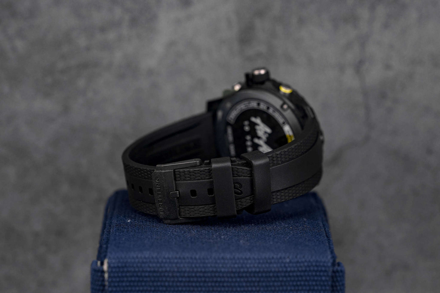Harga Breitling Endurance Pro 44 Black Terbaru