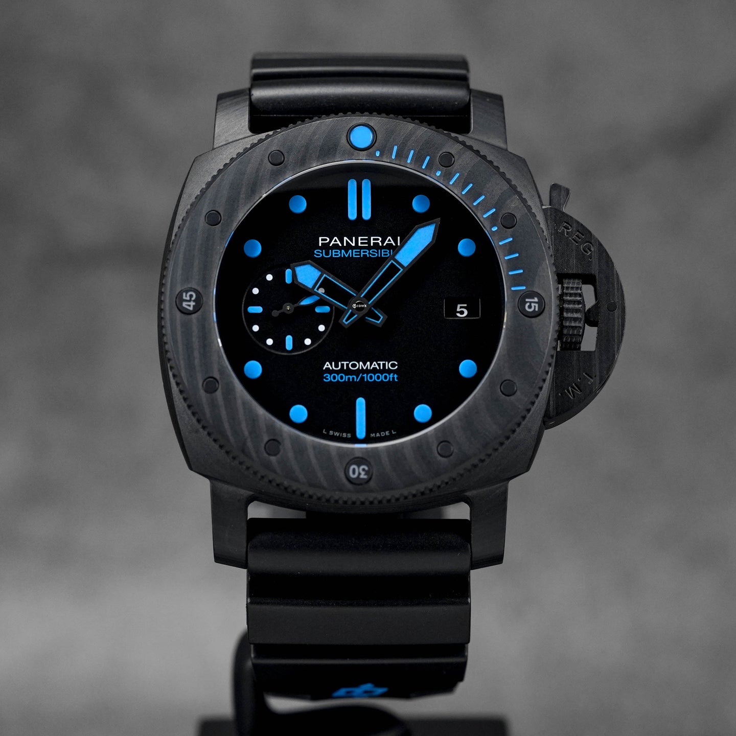 LUMINOR SUBMERSIBLE 47MM CARBOTECH BLACK DIAL PAM 1616 (2019)