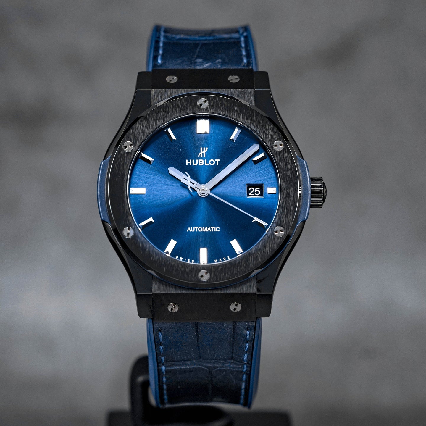 CLASSIC FUSION 42MM CERAMIC BLUE (WATCH & BOX)