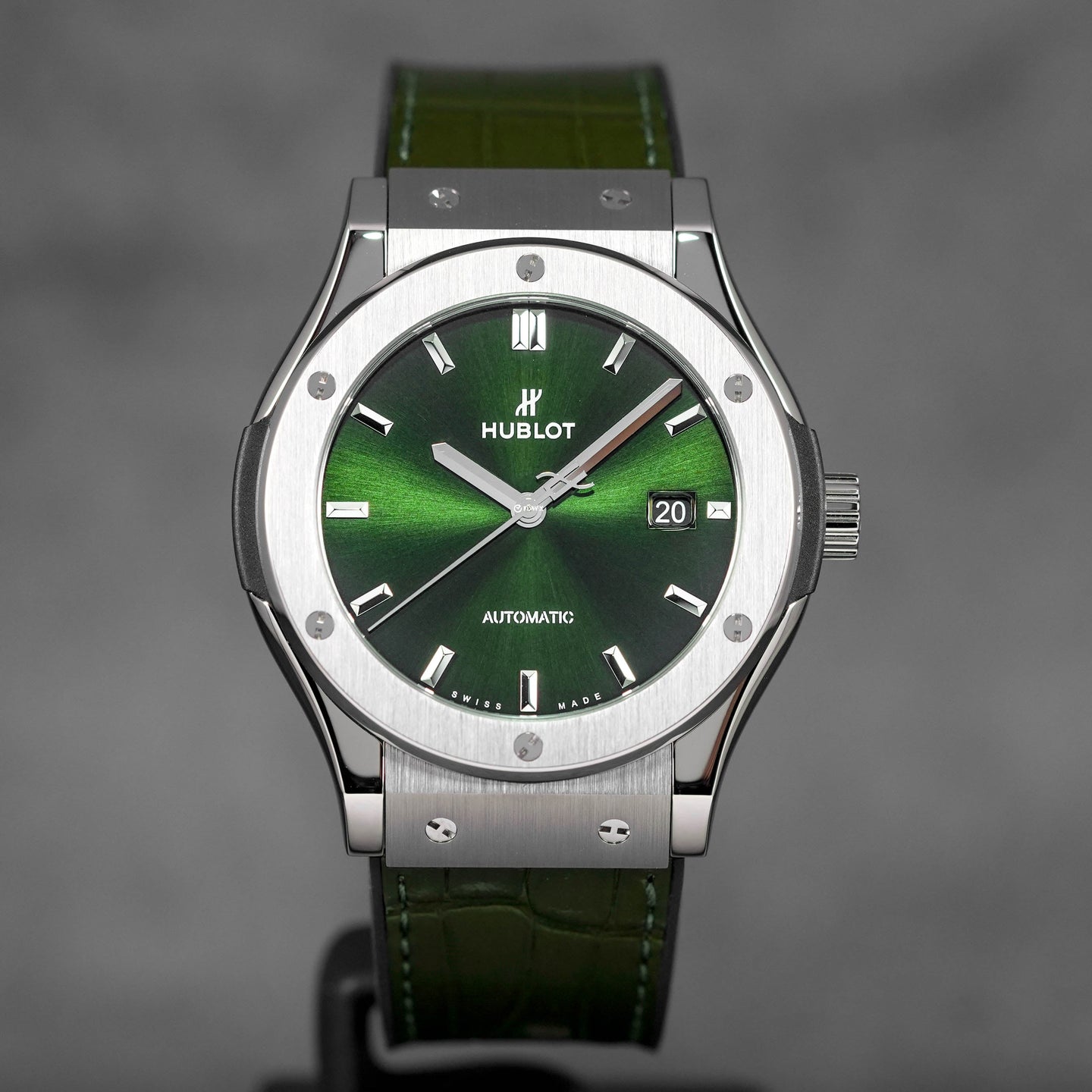 CLASSIC FUSION 42MM TITANIUM GREEN (2024)