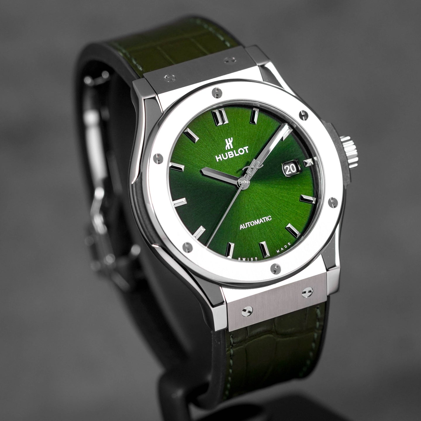 CLASSIC FUSION 42MM TITANIUM GREEN (2024)