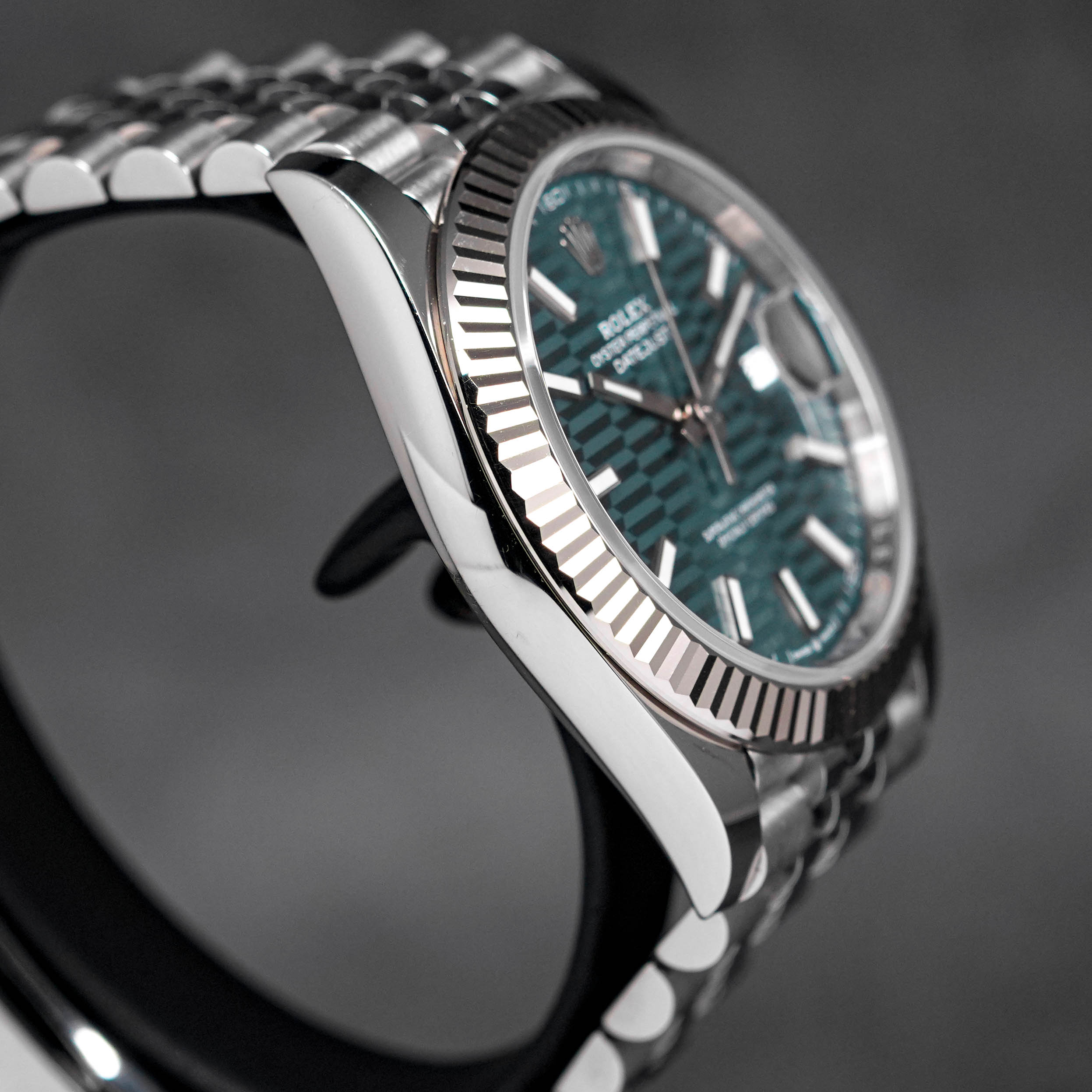 ROLEX DATEJUST 41MM MINT GREEN FLUTED DIAL (2023) – ONELUXE