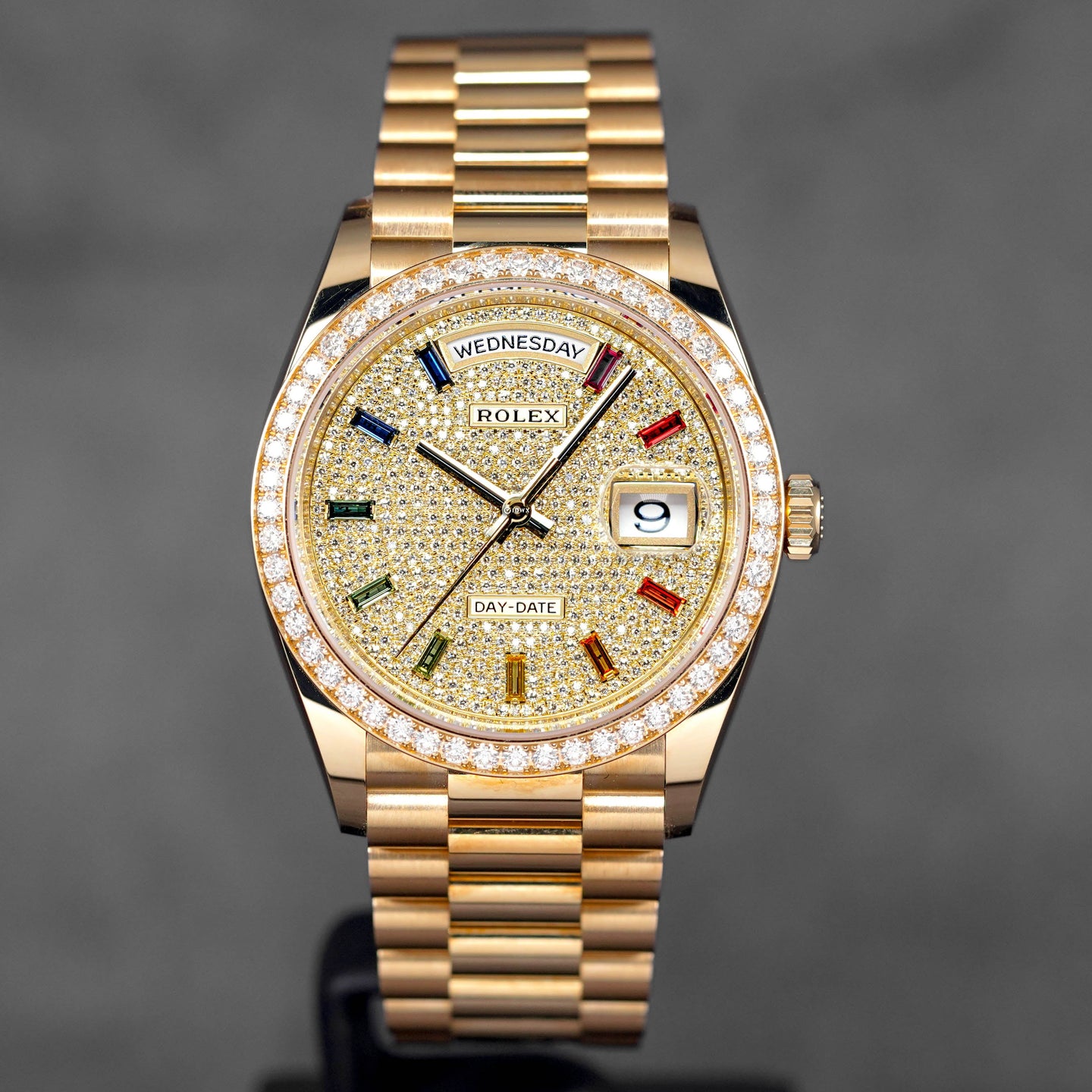 DAYDATE 36MM YELLOWGOLD DIAMOND-PAVED RAINBOW BAGUETTE DIAL DIAMOND BEZEL (2023)