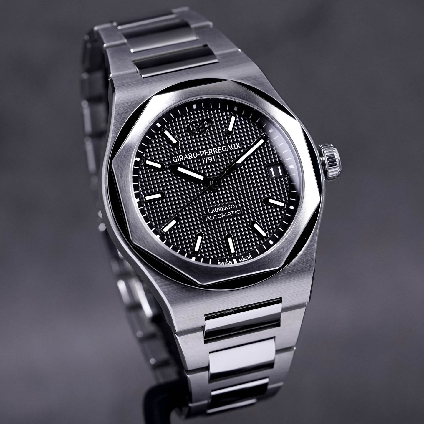 GIRARD PERREGAUX LAUREATO BLACK