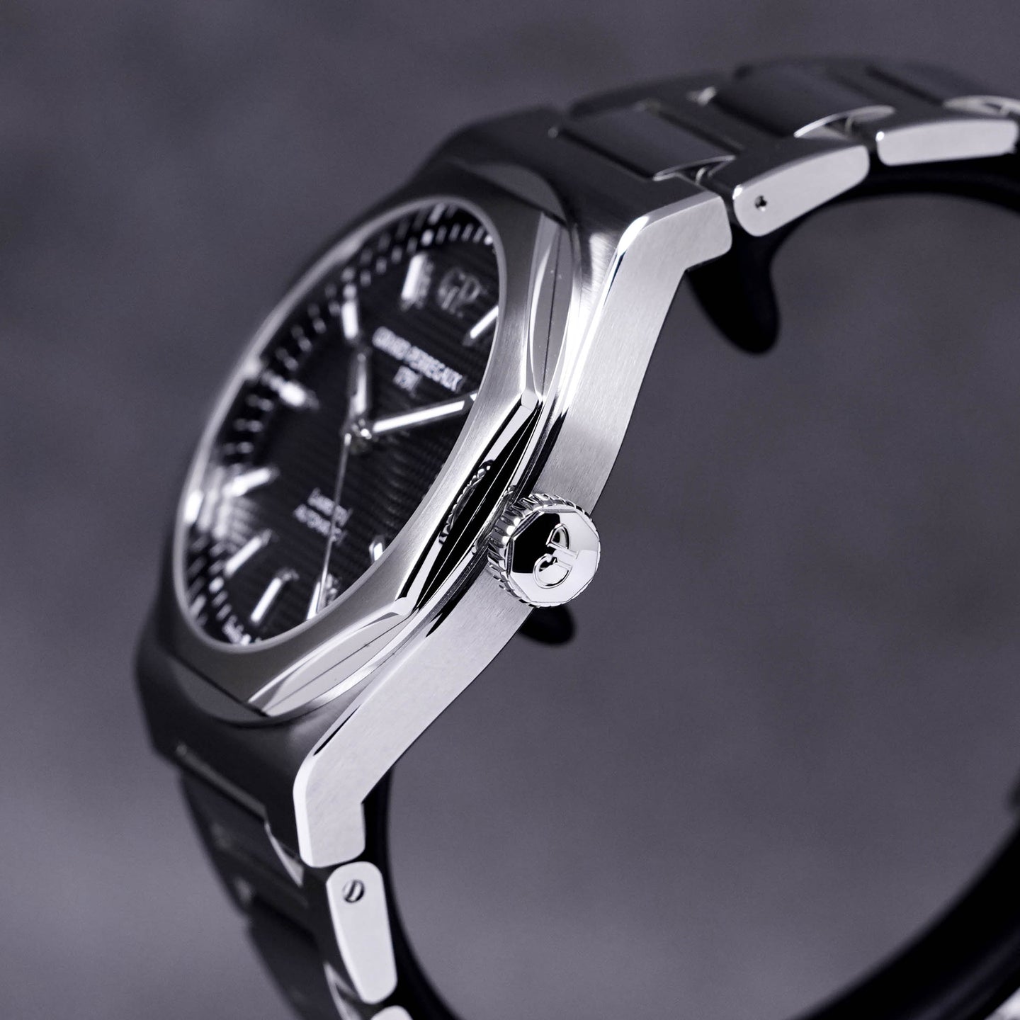 GIRARD PERREGAUX LAUREATO BLACK