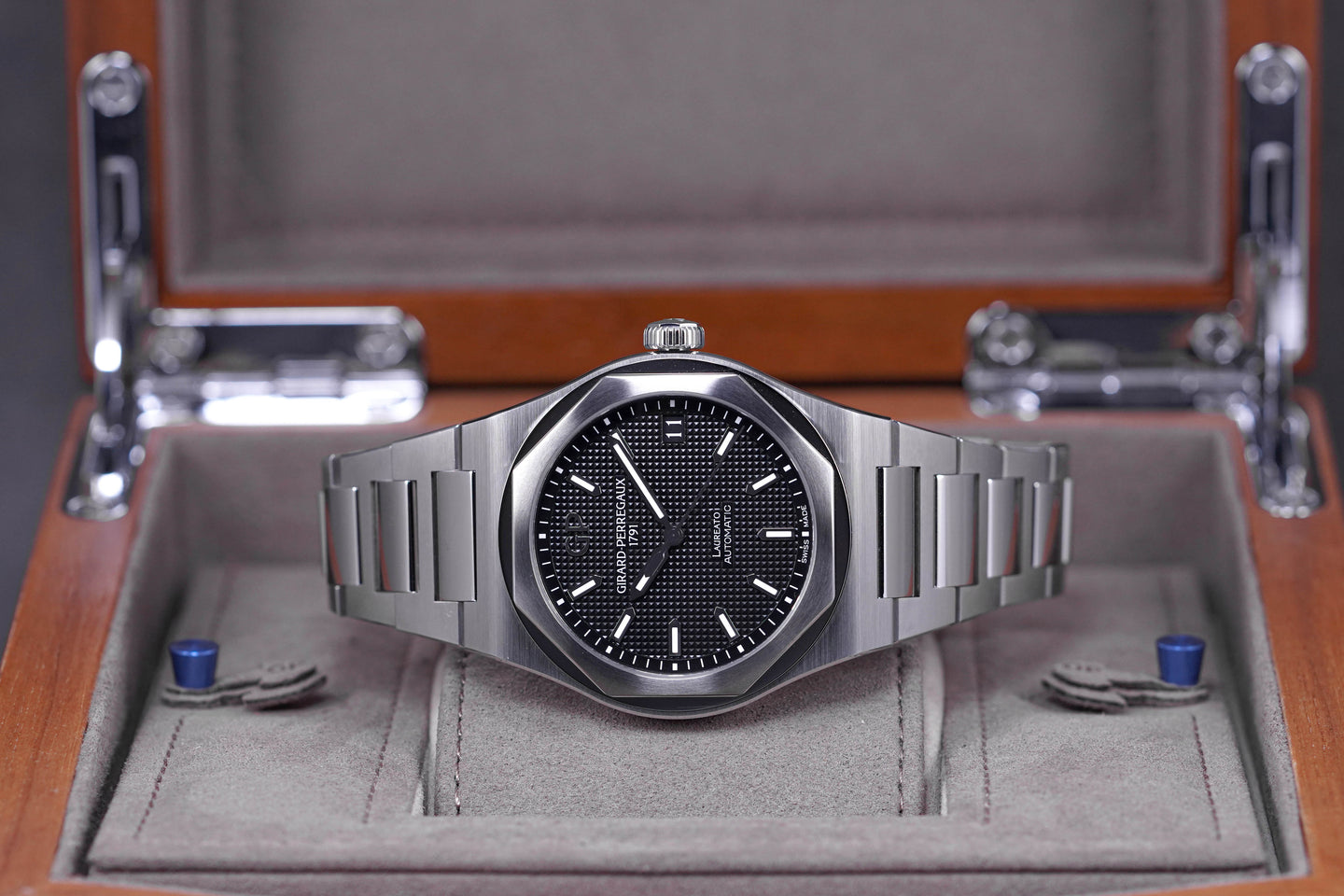 GIRARD PERREGAUX LAUREATO BLACK