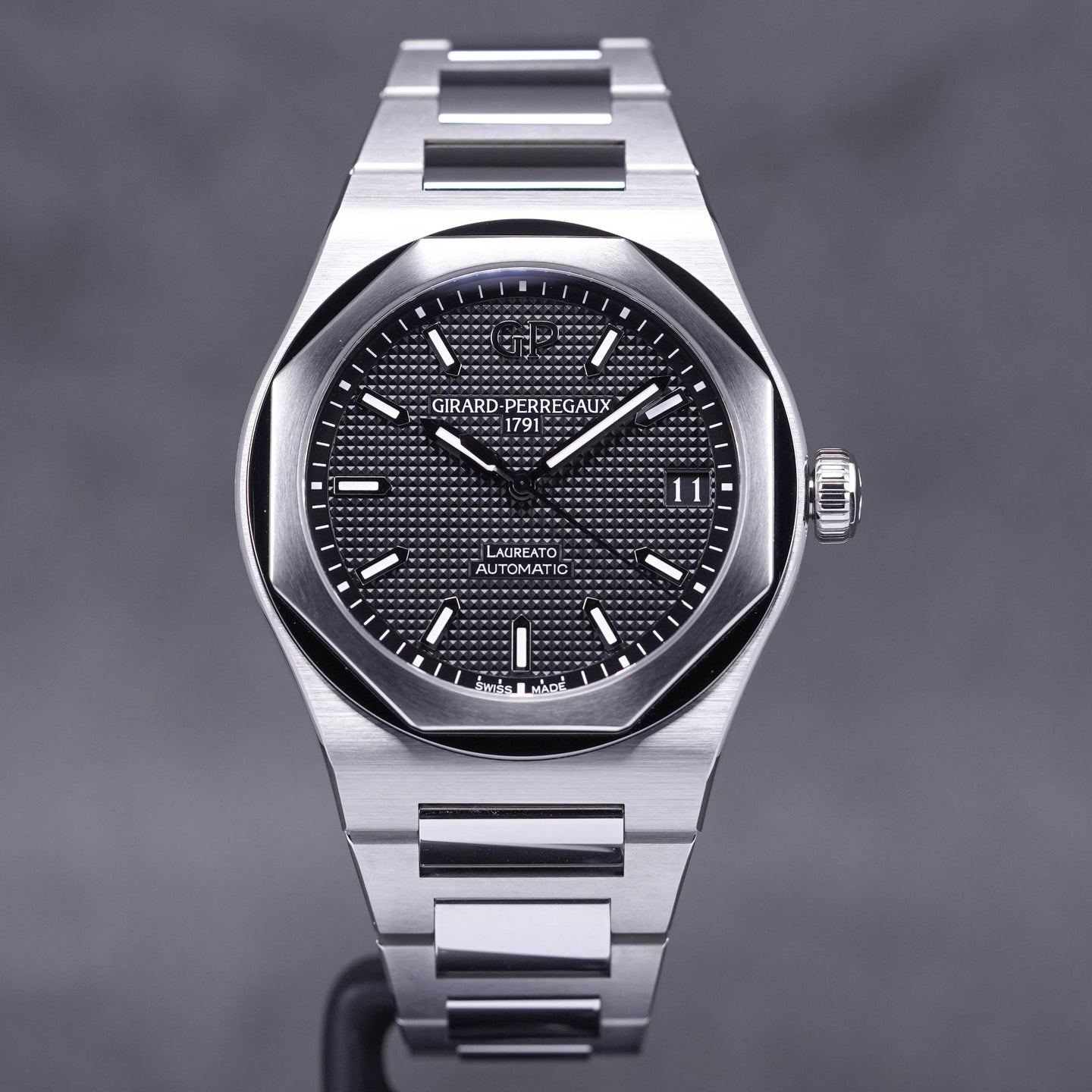 GIRARD PERREGAUX LAUREATO BLACK