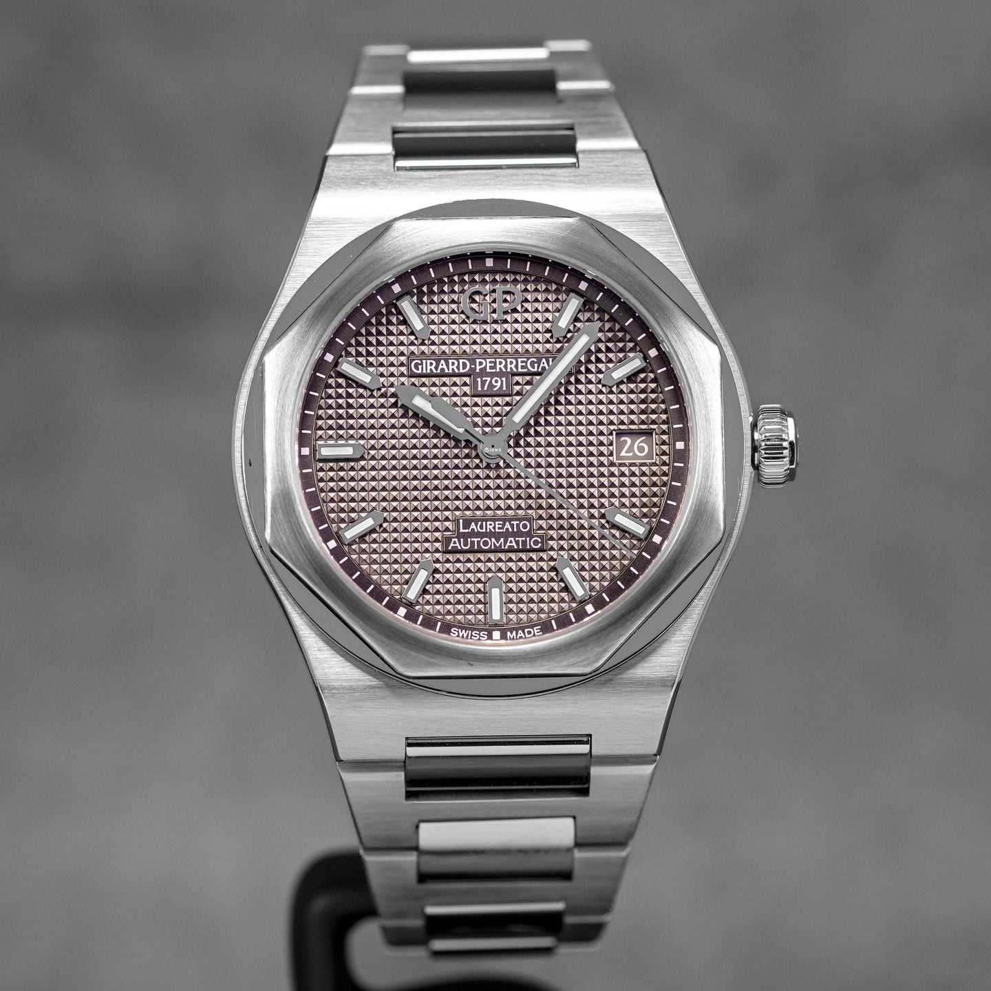 LAUREATO GREY DIAL (2021)