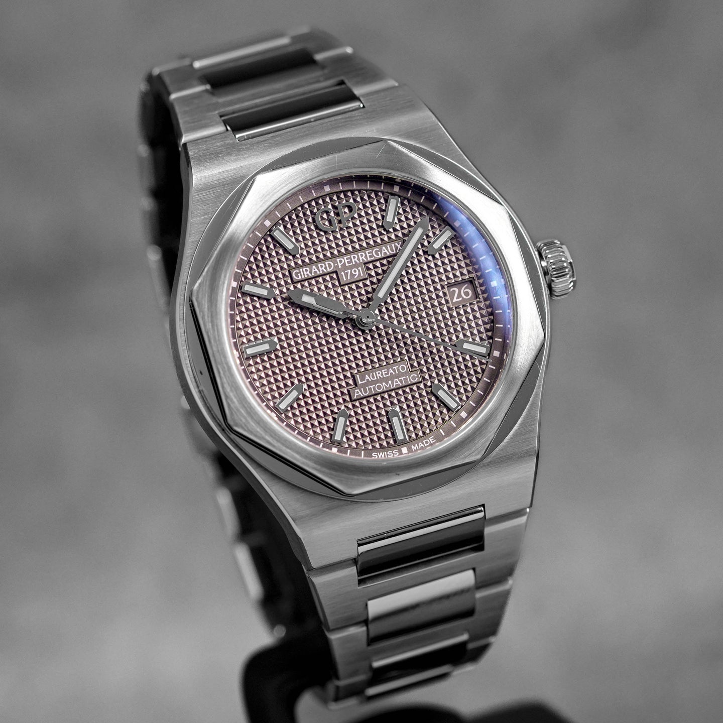 LAUREATO GREY DIAL (2021)