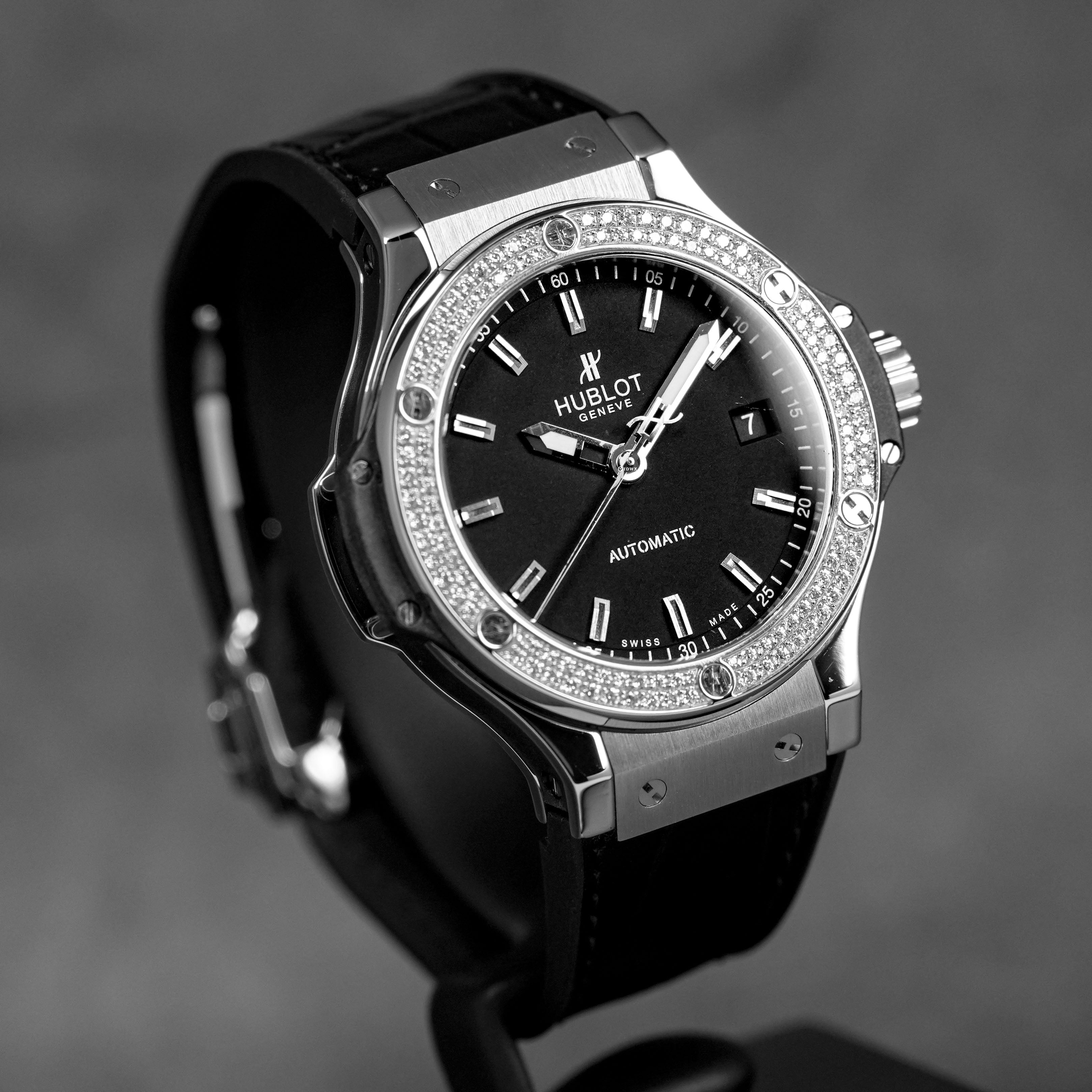 BIG BANG 38MM STEEL BLACK DIAL DIAMOND BEZEL (2012)