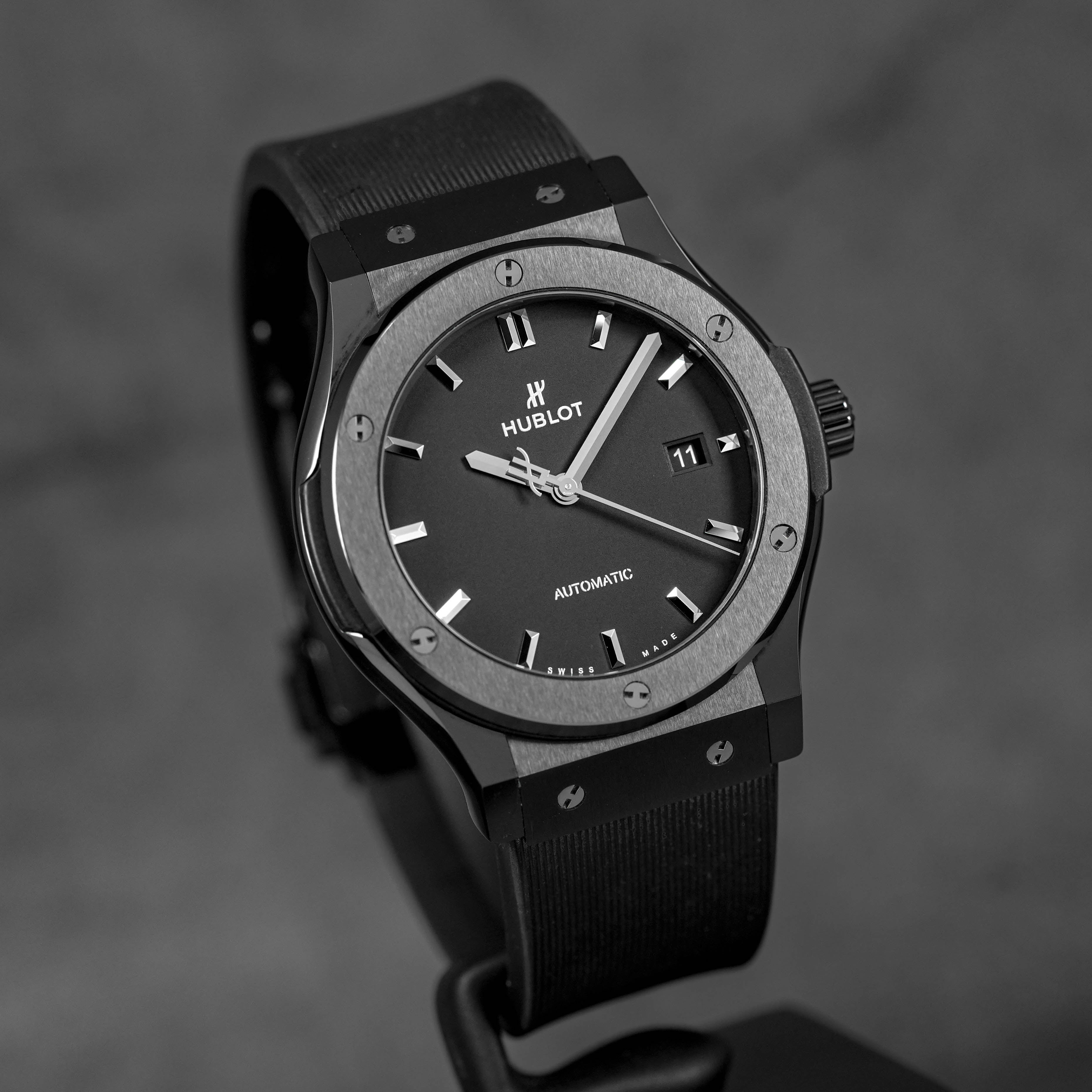 CLASSIC FUSION 42MM CERAMIC BLACK MAGIC (2022)