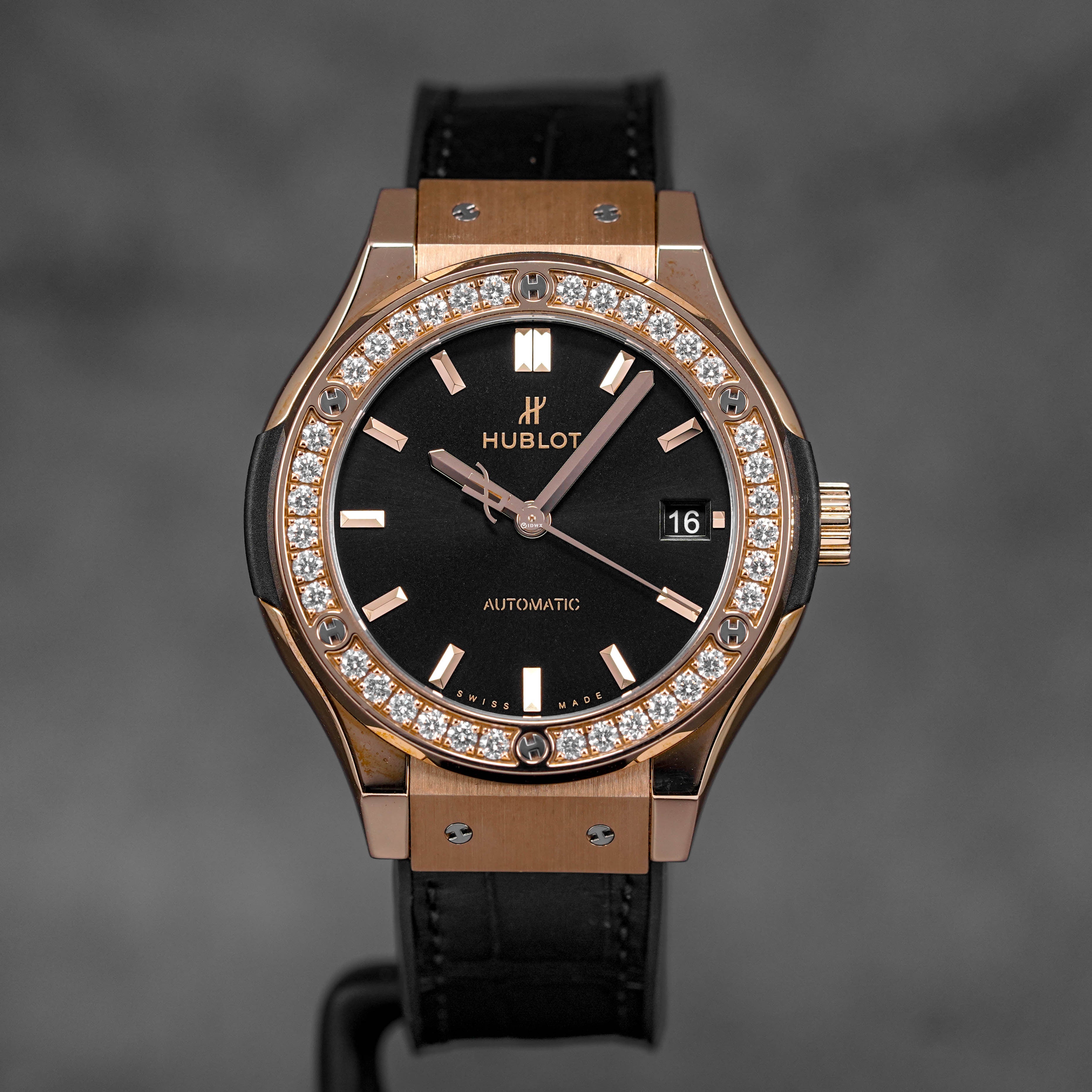 CLASSIC FUSION 38MM KING GOLD BLACK DIAL DIAMOND BEZEL (2023)