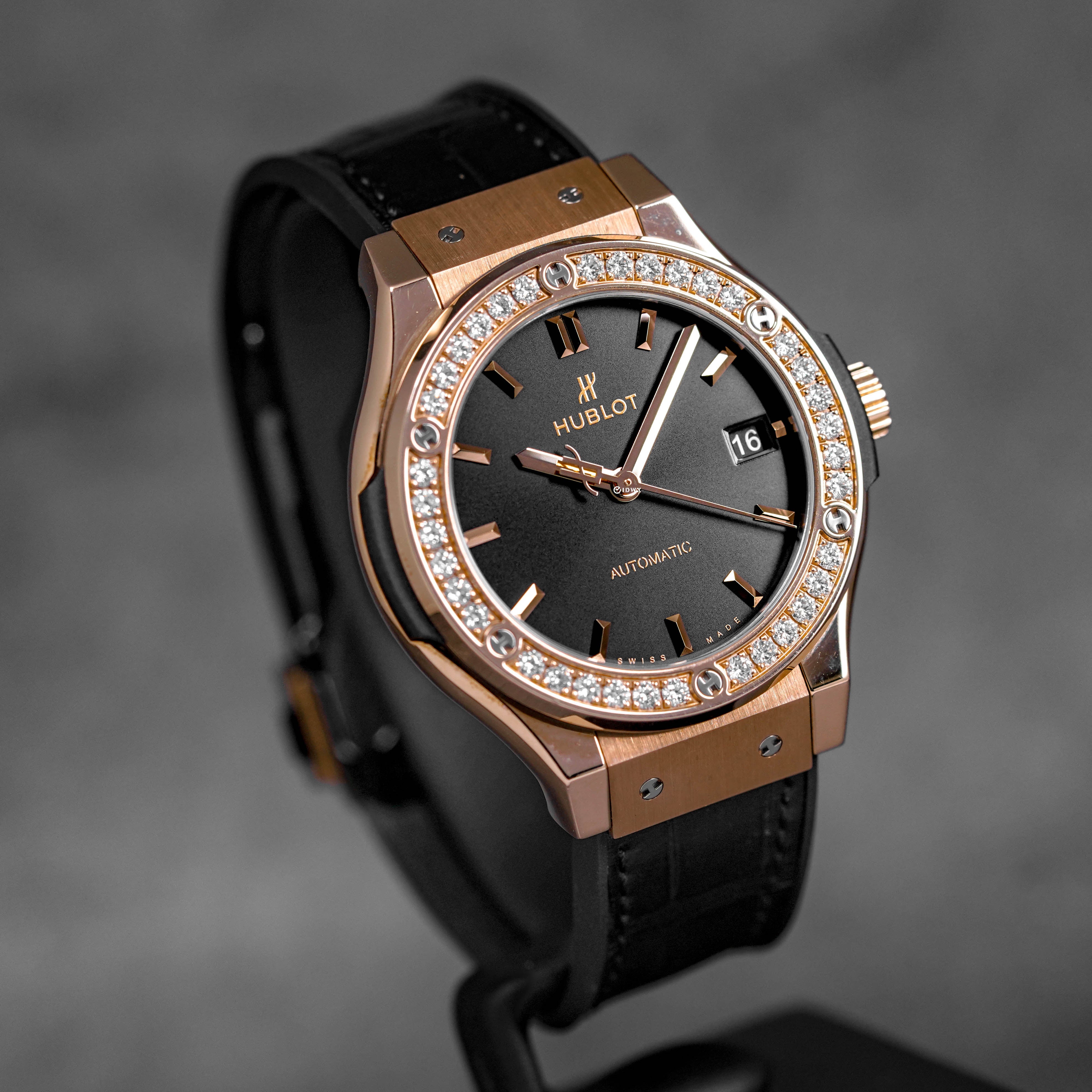 CLASSIC FUSION 38MM KING GOLD BLACK DIAL DIAMOND BEZEL (2023)