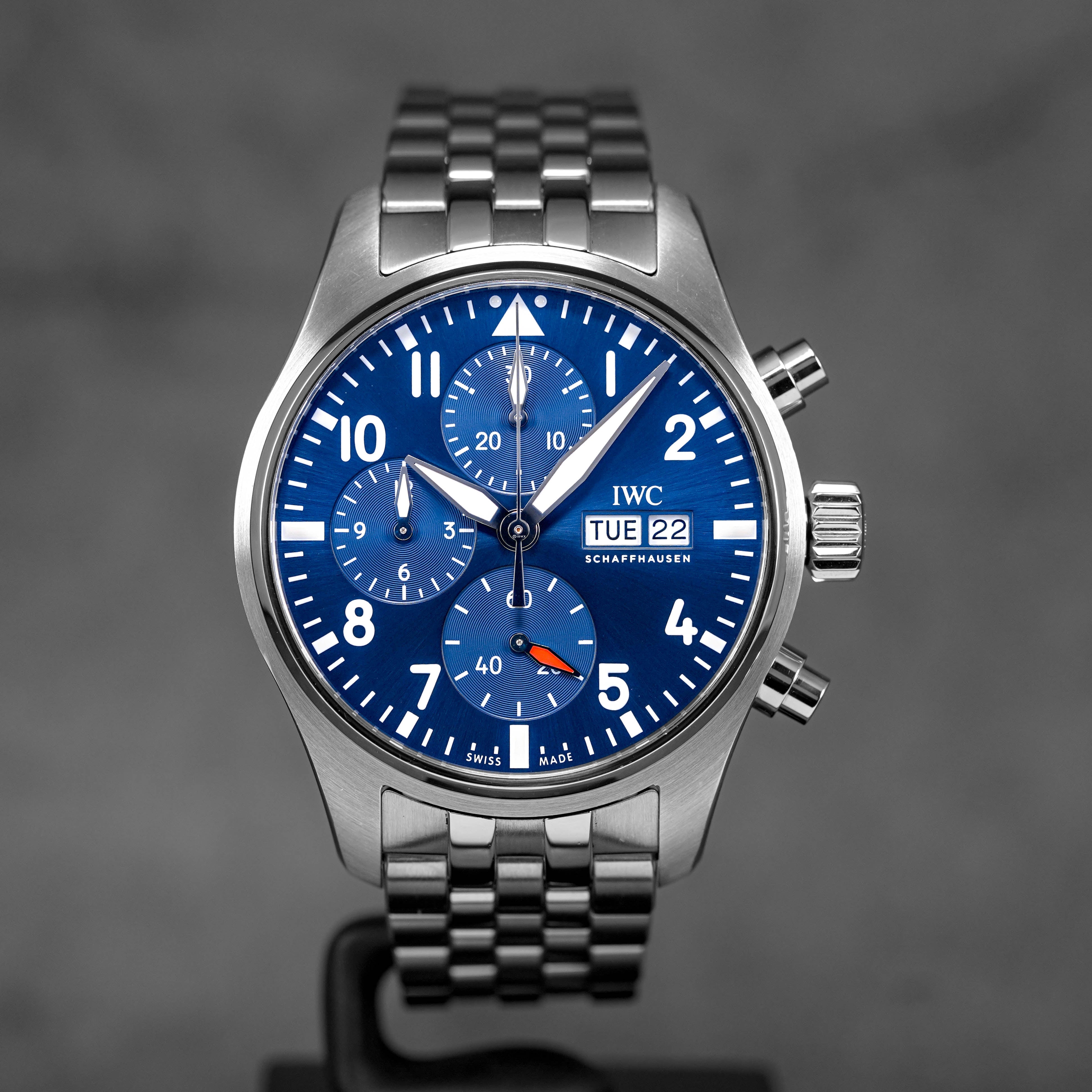 PILOT CHRONOGRAPH DAY DATE BLUE DIAL (2022)