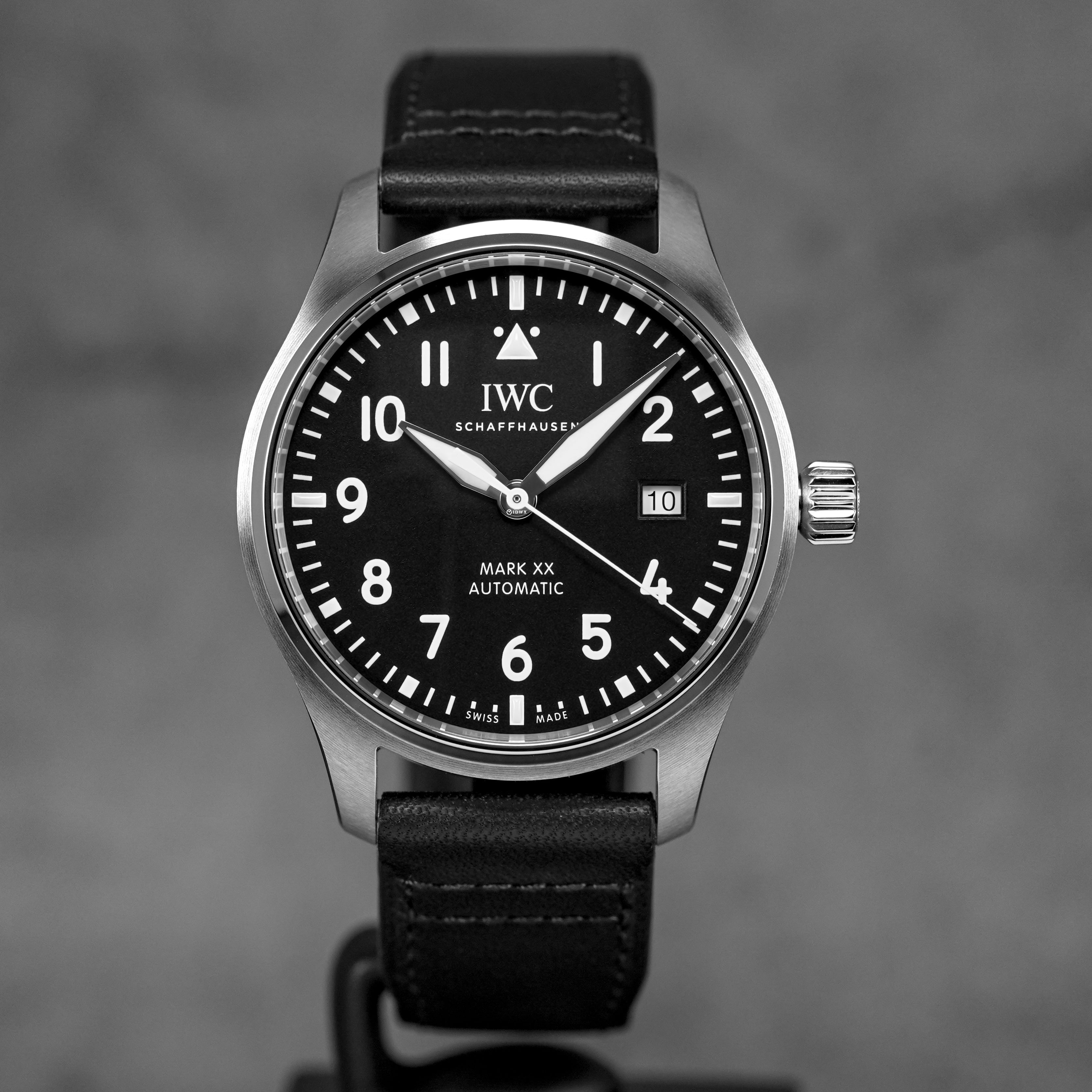 PILOT'S MARK XX 40MM STEEL BLACK DIAL LEATHER STRAP (2025)