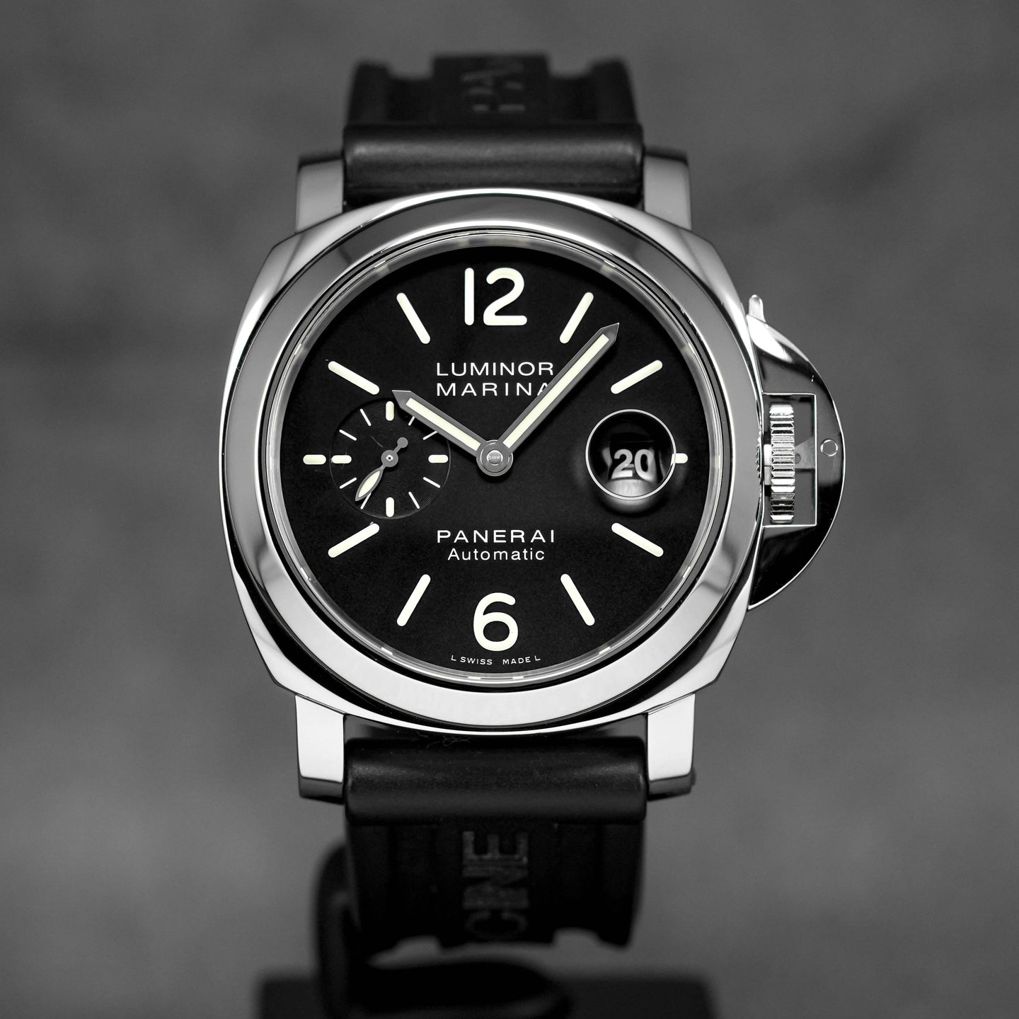 LUMINOR MARINA 44MM STEEL BLACK DIAL PAM 104 (WATCH ONLY)