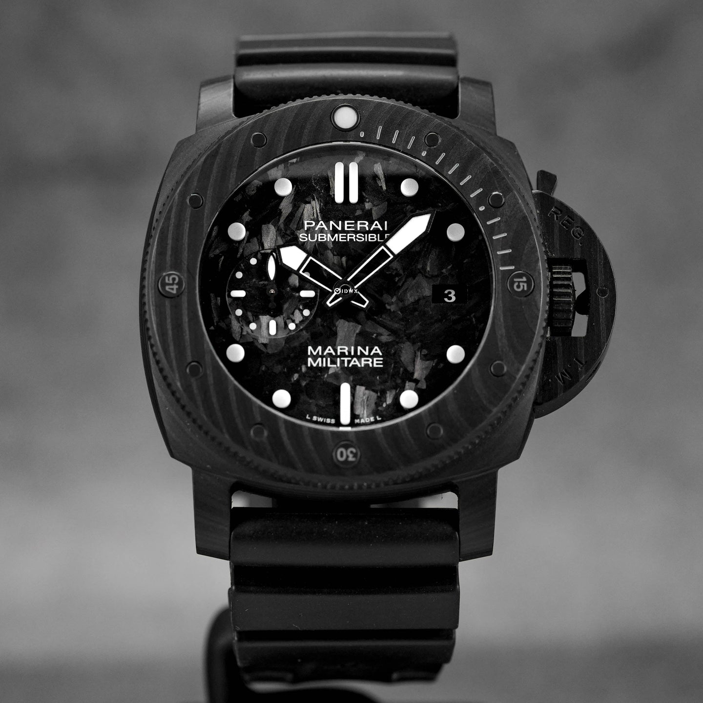 LUMINOR SUBMERSIBLE MARINA MILITARE CARBOTECH BLACK PAM 979 (2022)