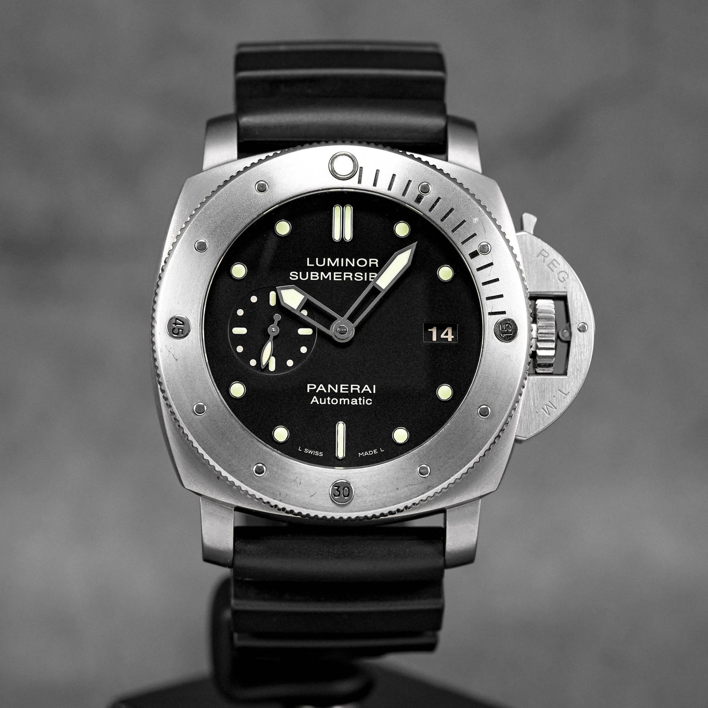 Luminor Submersible PAM 305