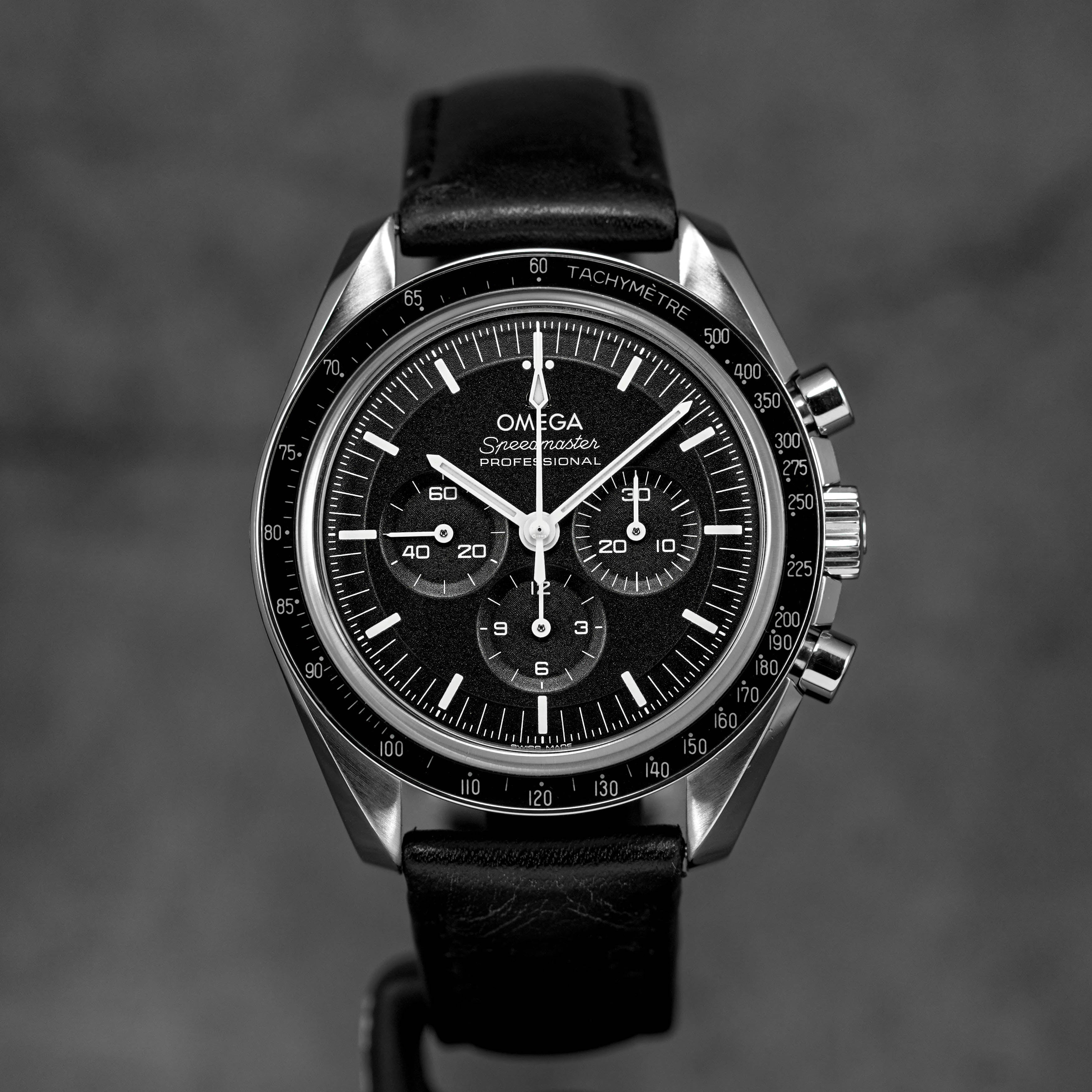 SPEEDMASTER MOONWATCH SAPPHIRE LEATHER STRAP (2021)