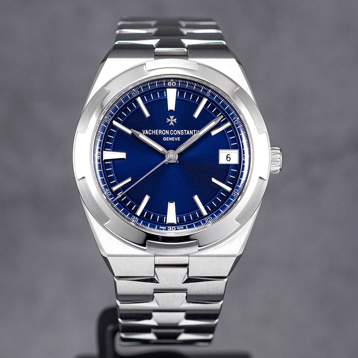 OVERSEAS BLUE DIAL (2023)