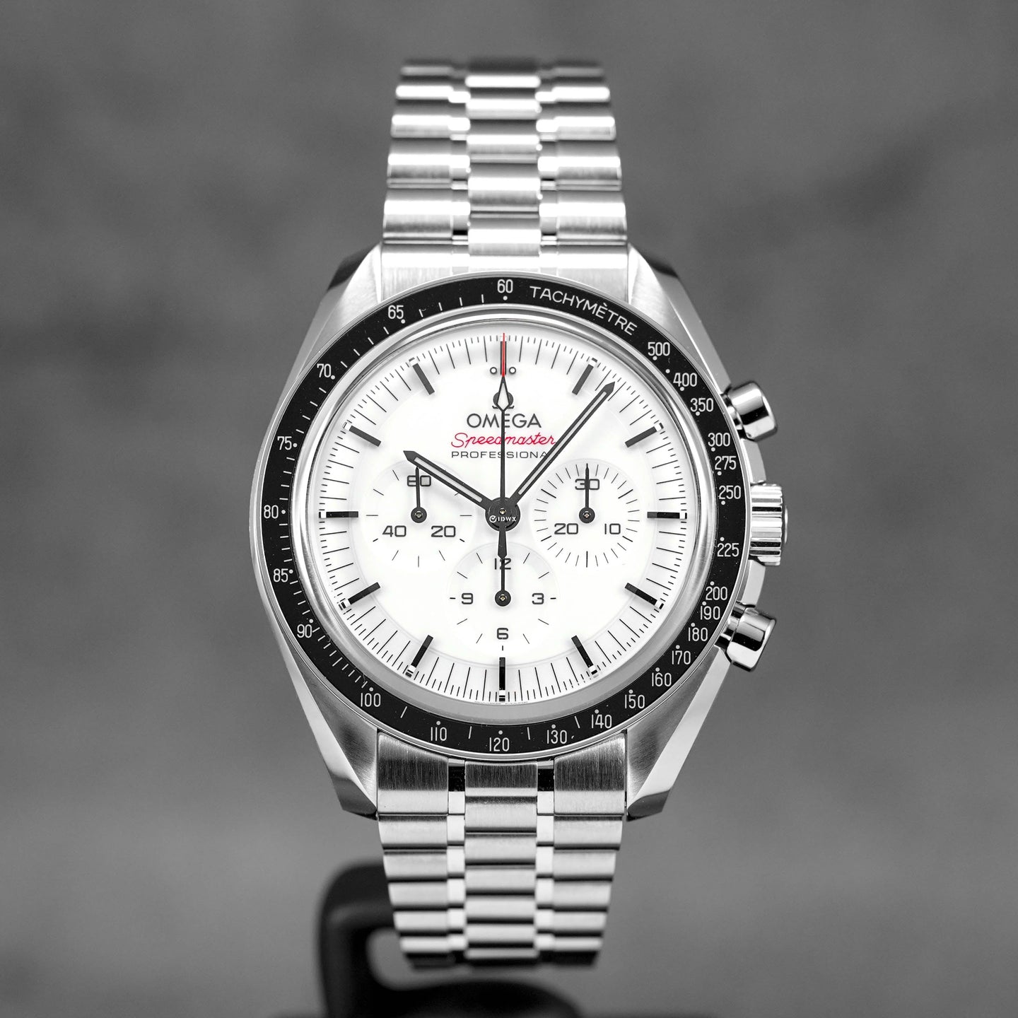 SPEEDMASTER MOONWATCH SAPPHIRE WHITE DIAL (2024)